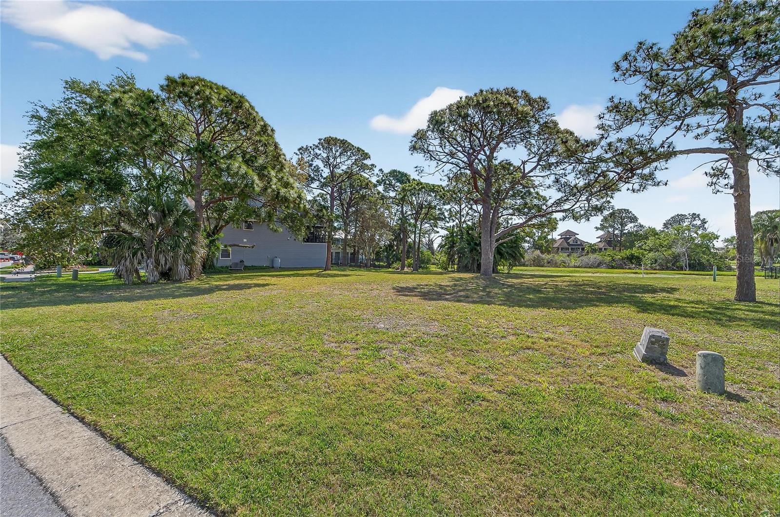 Image 5 of 28 For Pointe Alexis Drive