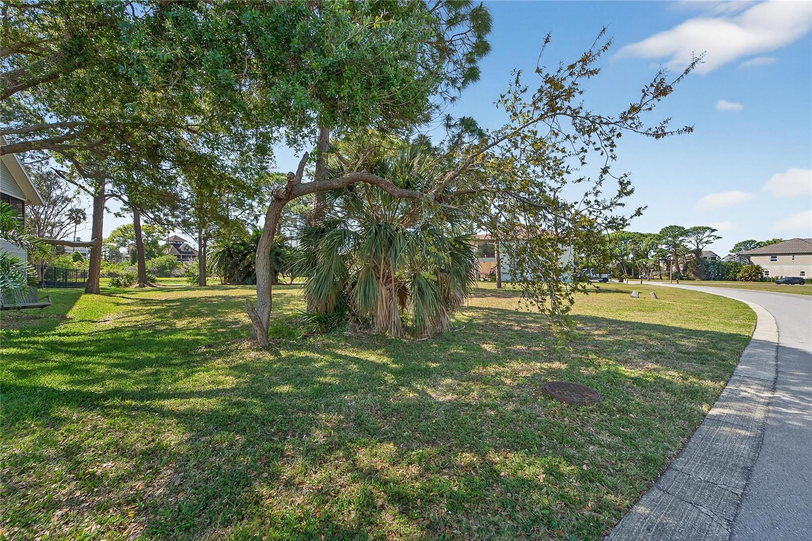 Image 7 of 28 For Pointe Alexis Drive