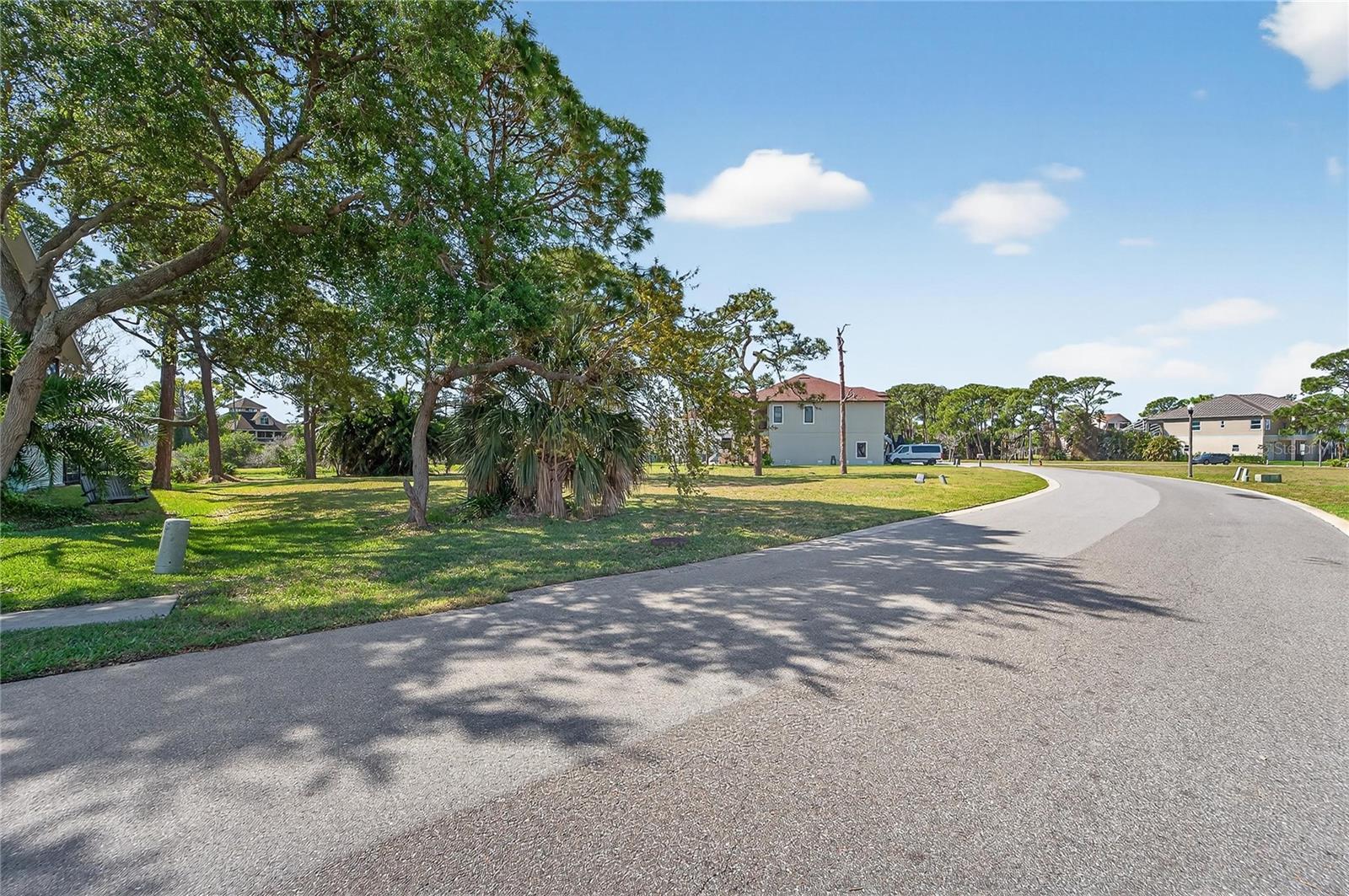 Image 8 of 28 For Pointe Alexis Drive