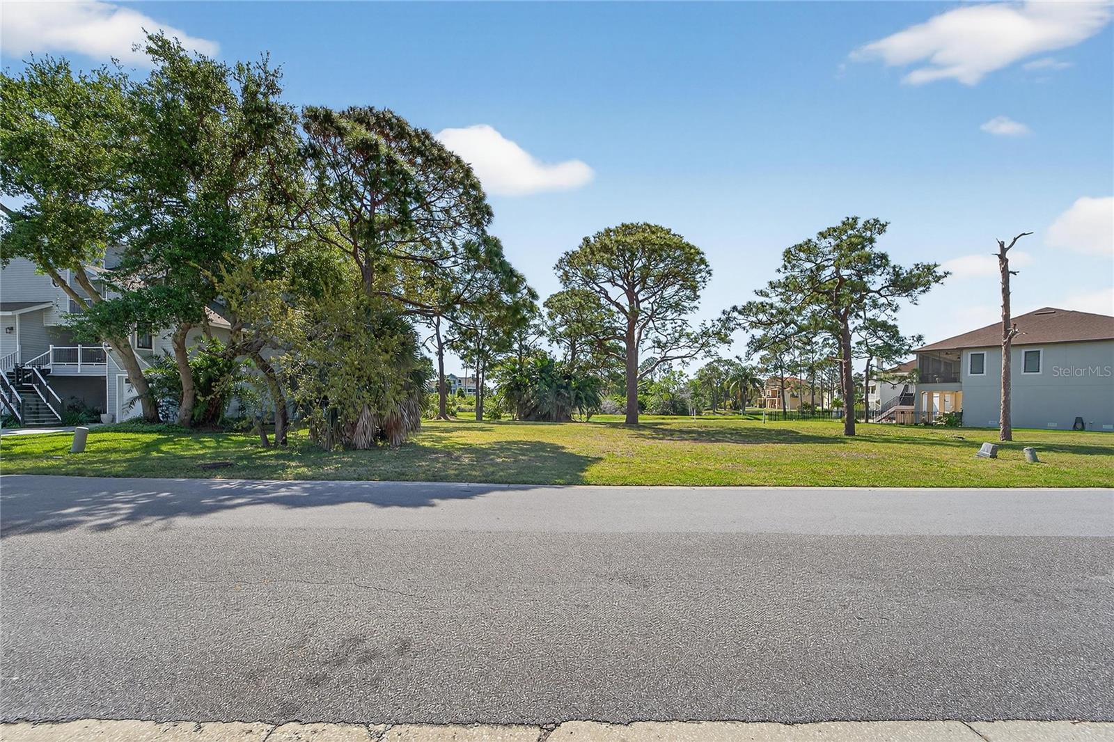 Image 9 of 28 For Pointe Alexis Drive