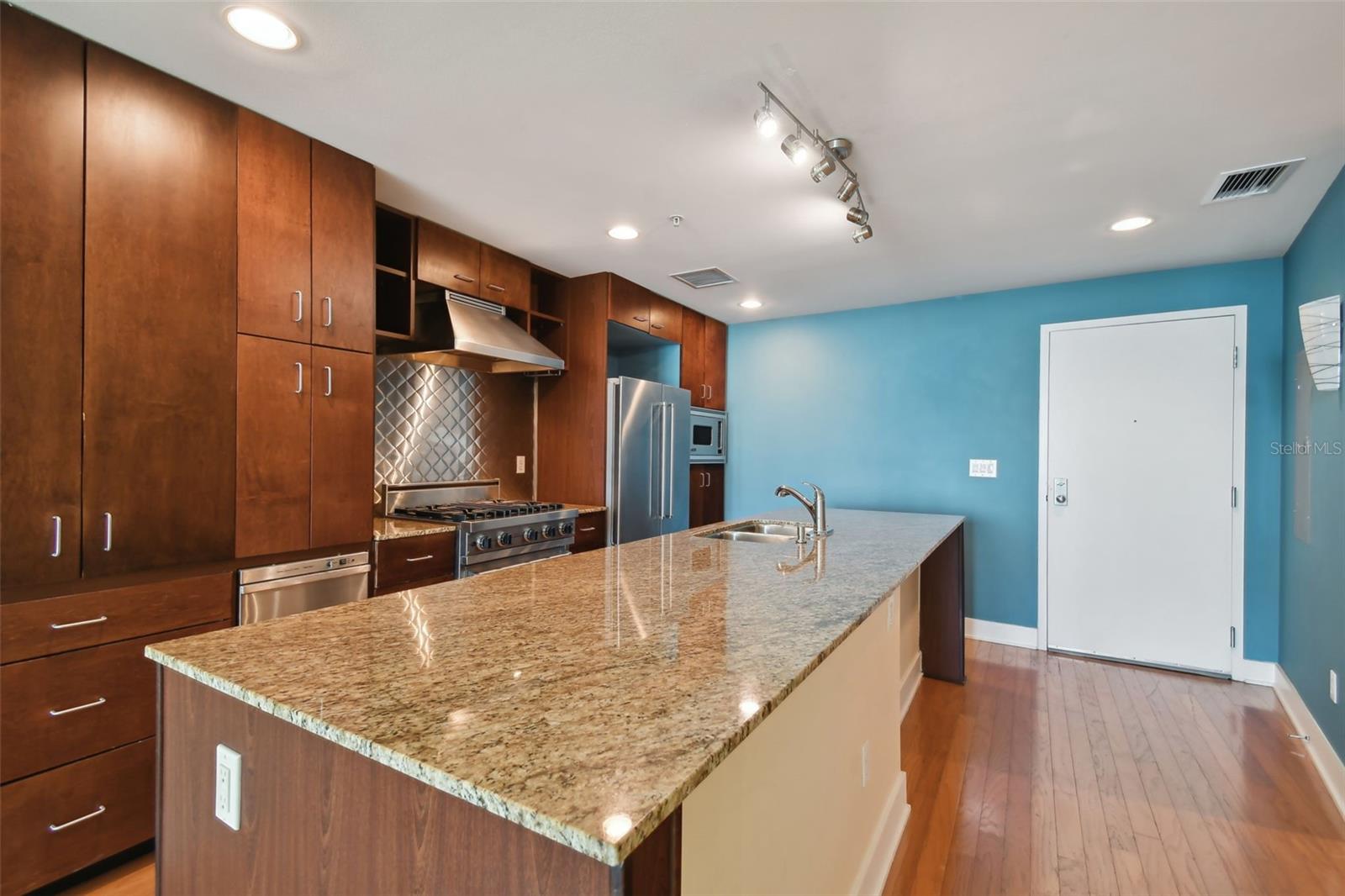 Image 11 of 98 For 1208 Kennedy Boulevard 1126