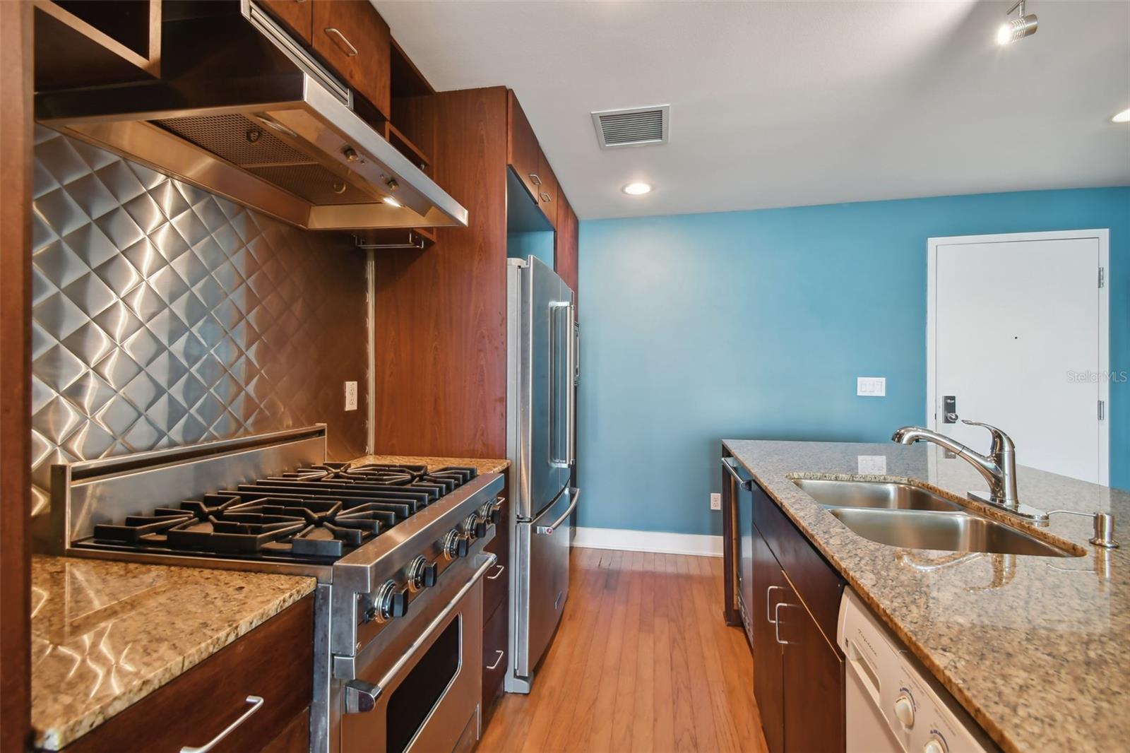 Image 13 of 98 For 1208 Kennedy Boulevard 1126