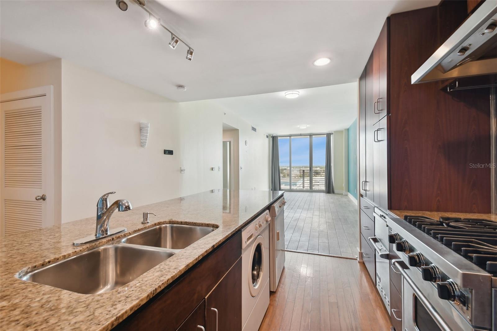 Image 16 of 98 For 1208 Kennedy Boulevard 1126