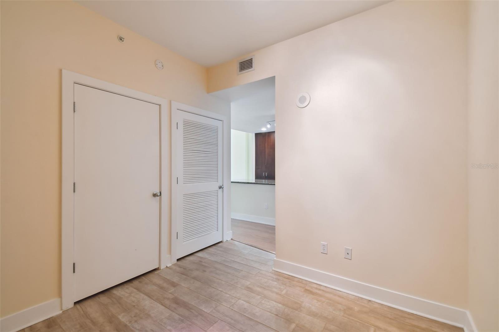 Image 19 of 98 For 1208 Kennedy Boulevard 1126