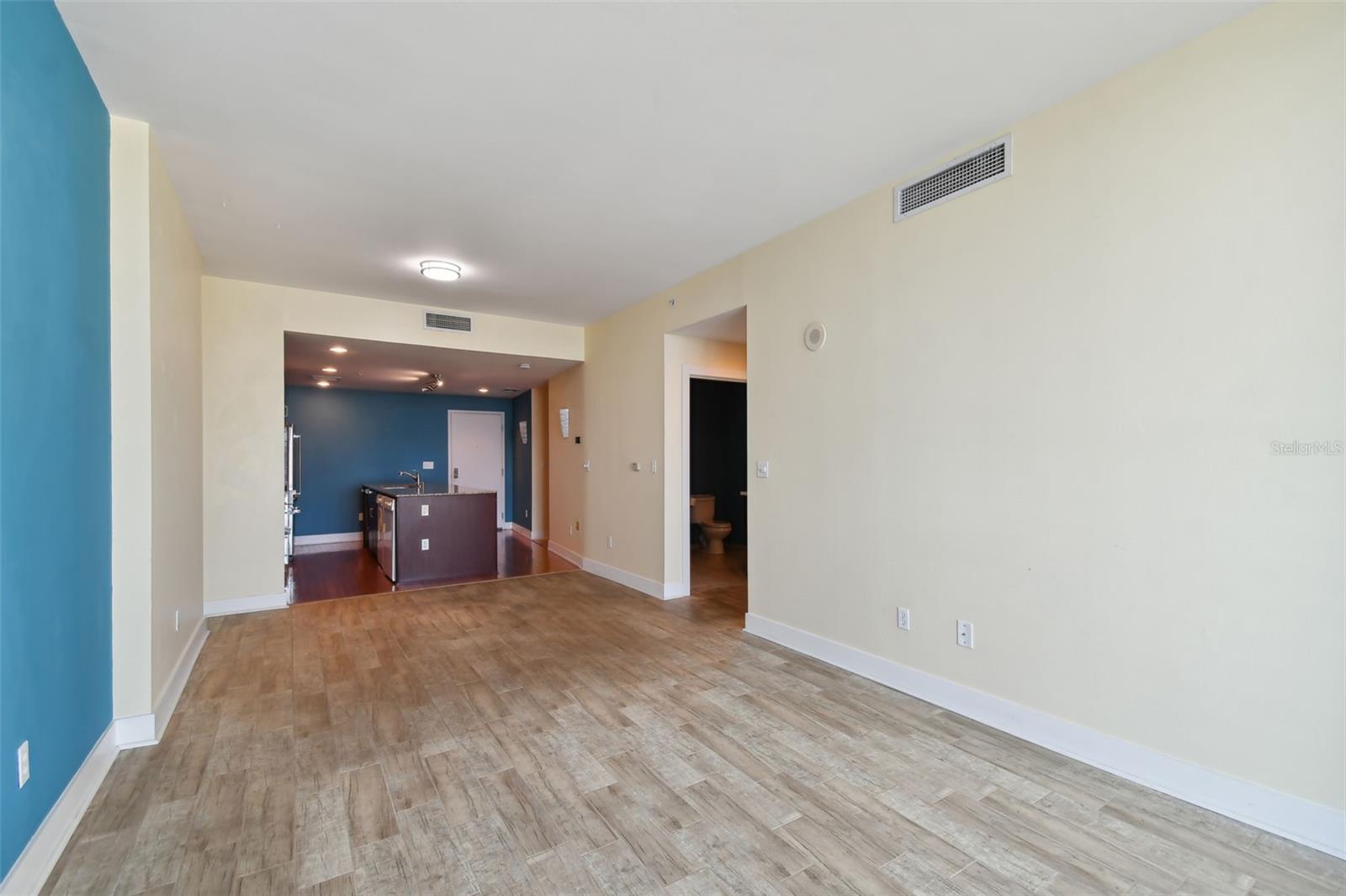 Image 26 of 98 For 1208 Kennedy Boulevard 1126