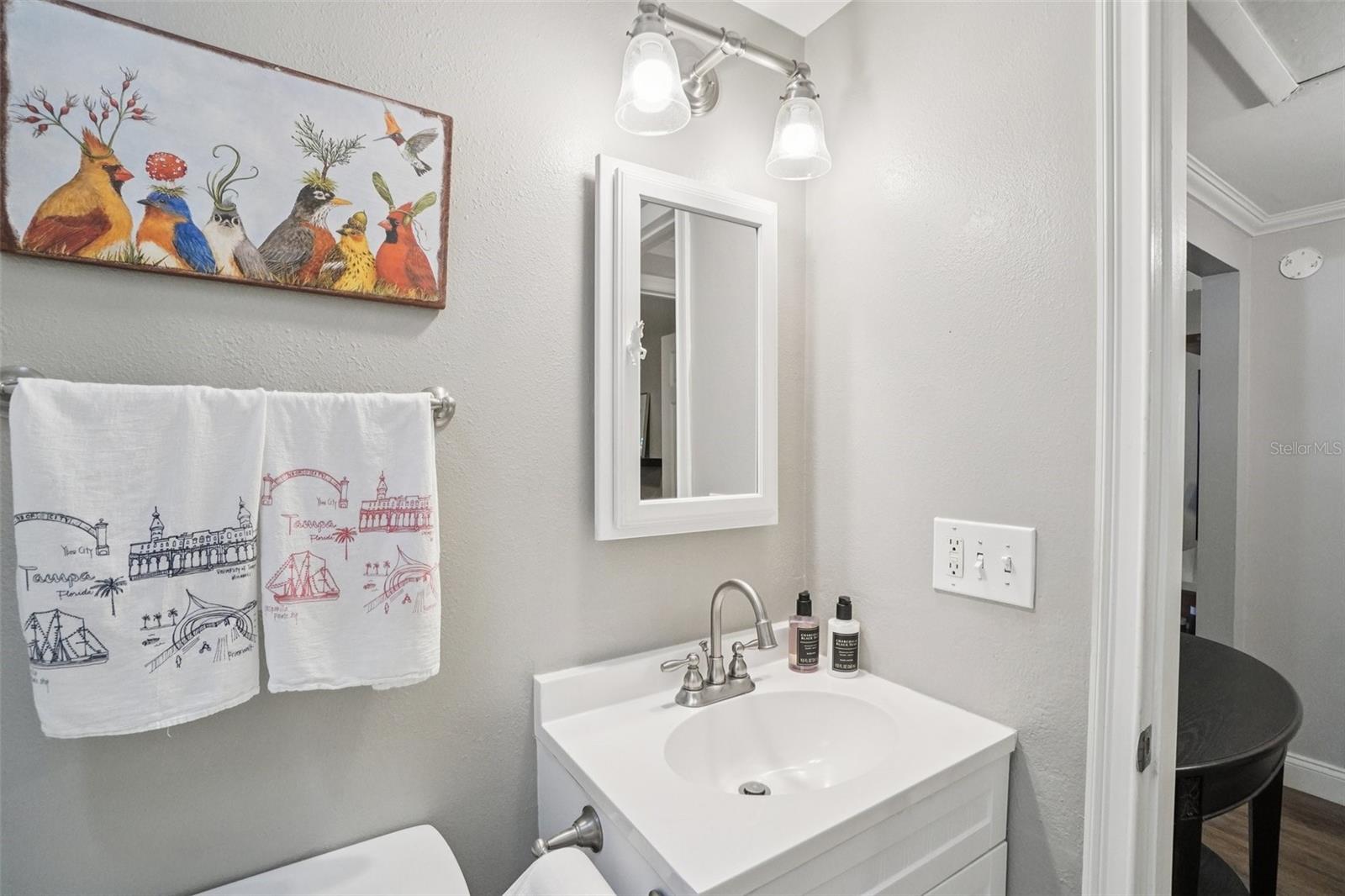 Listing photo id 19 for 3218 Oakellar Avenue