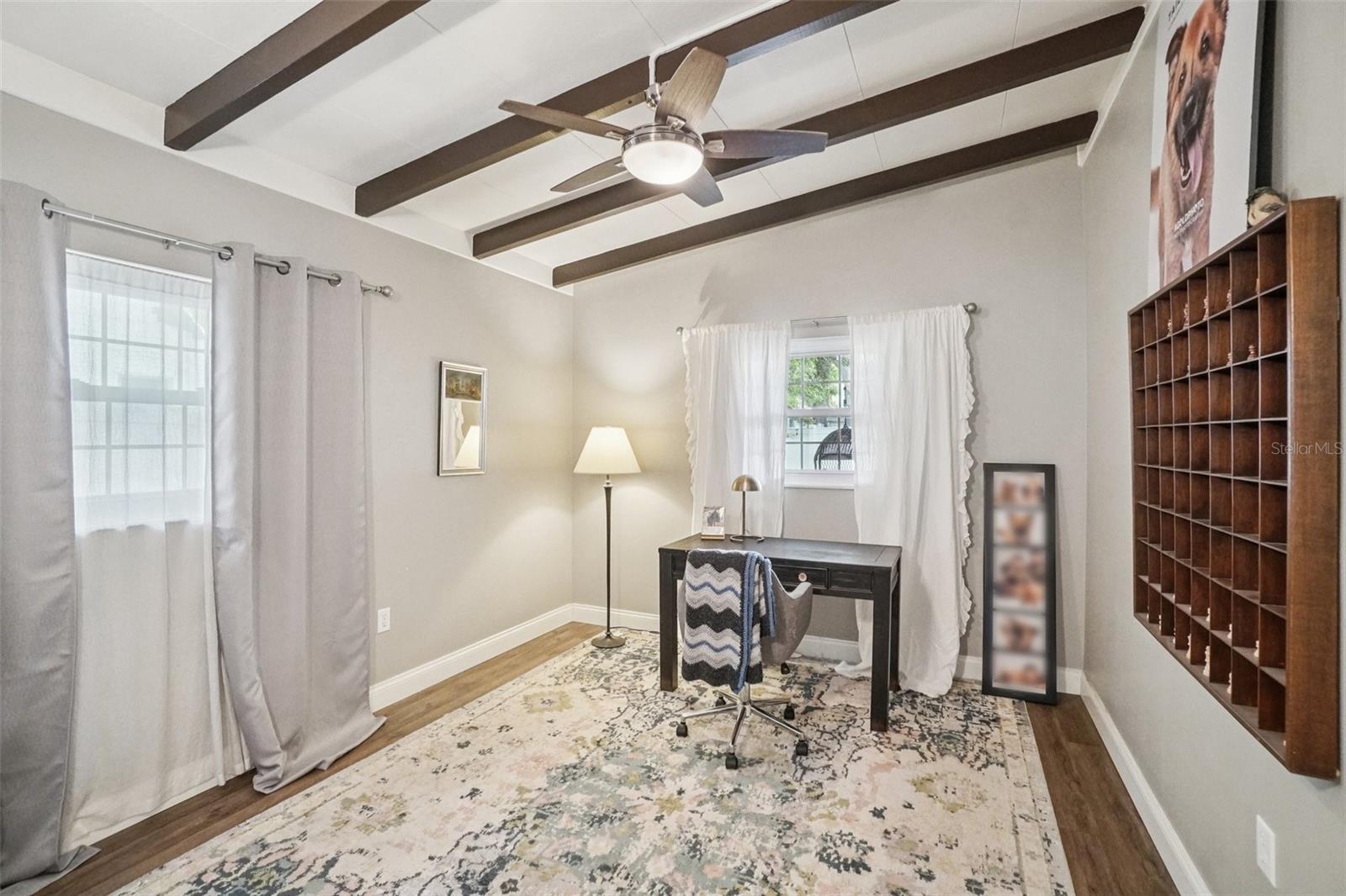 Listing photo id 31 for 3218 Oakellar Avenue