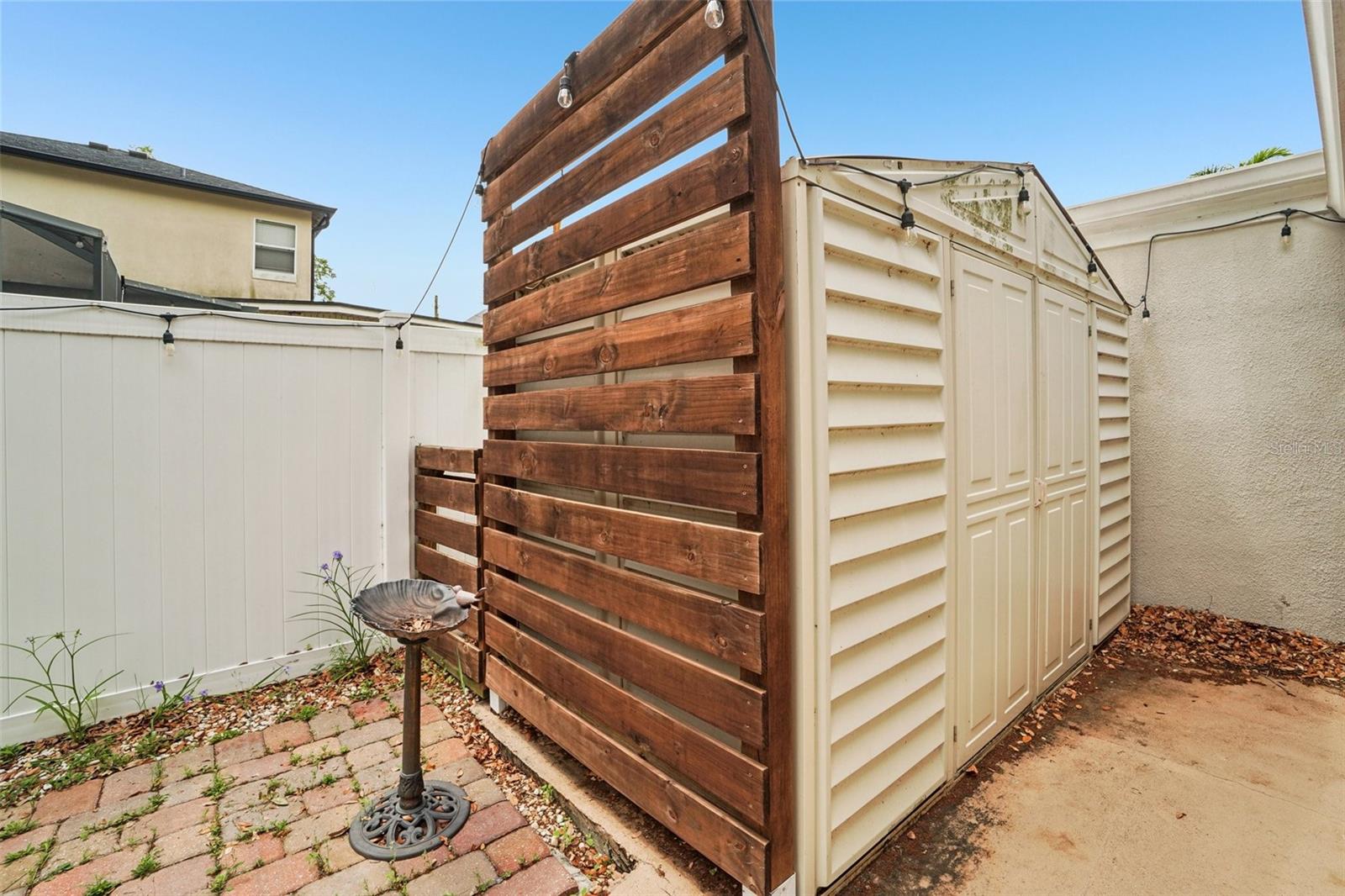 Listing photo id 35 for 3218 Oakellar Avenue