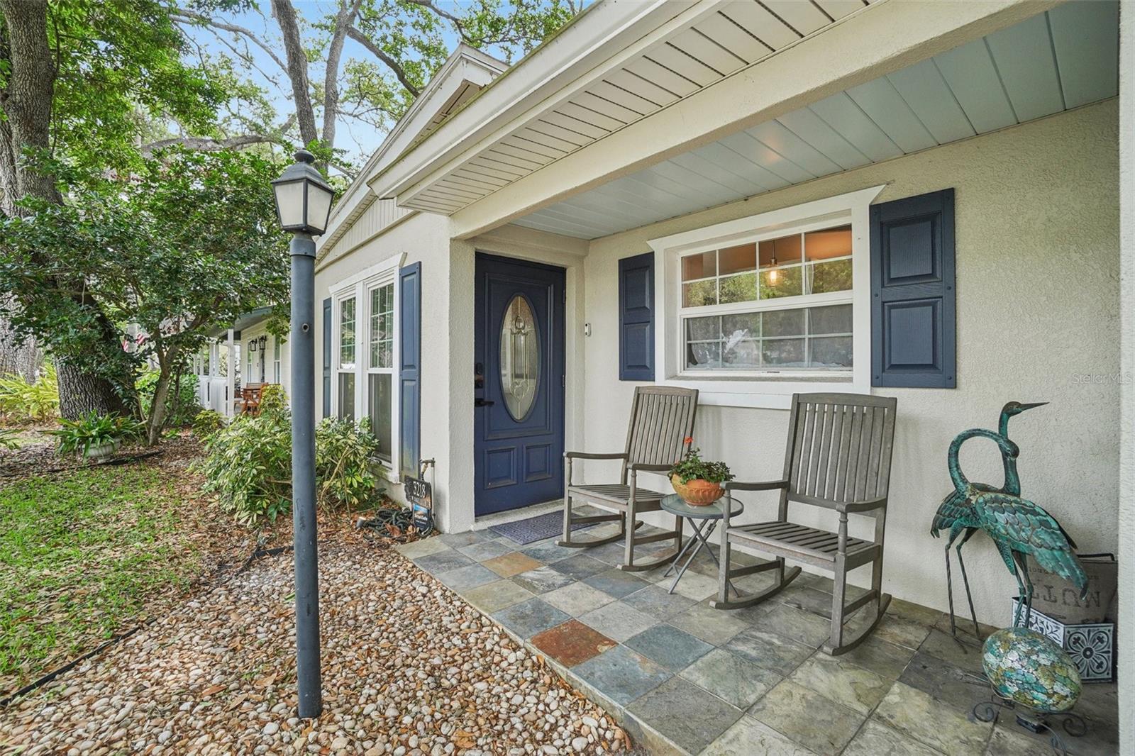 Listing photo id 2 for 3218 Oakellar Avenue