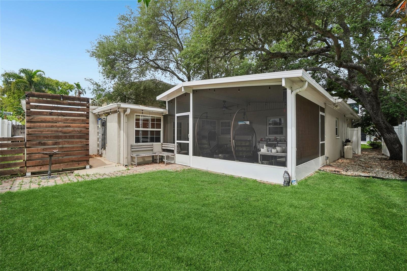 Listing photo id 43 for 3218 Oakellar Avenue