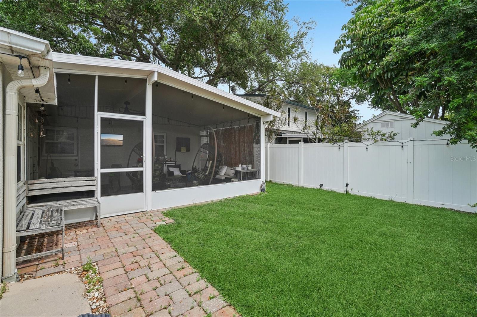 Listing photo id 44 for 3218 Oakellar Avenue