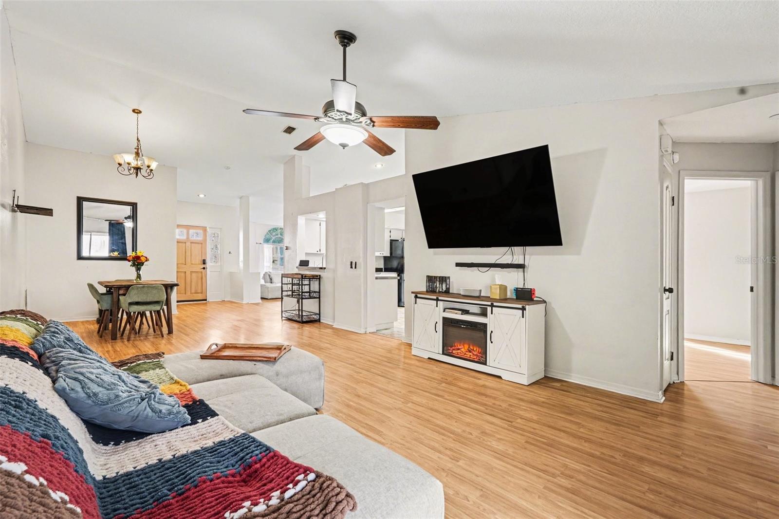 Image 7 of 14 For 1144 Hardwood Drive