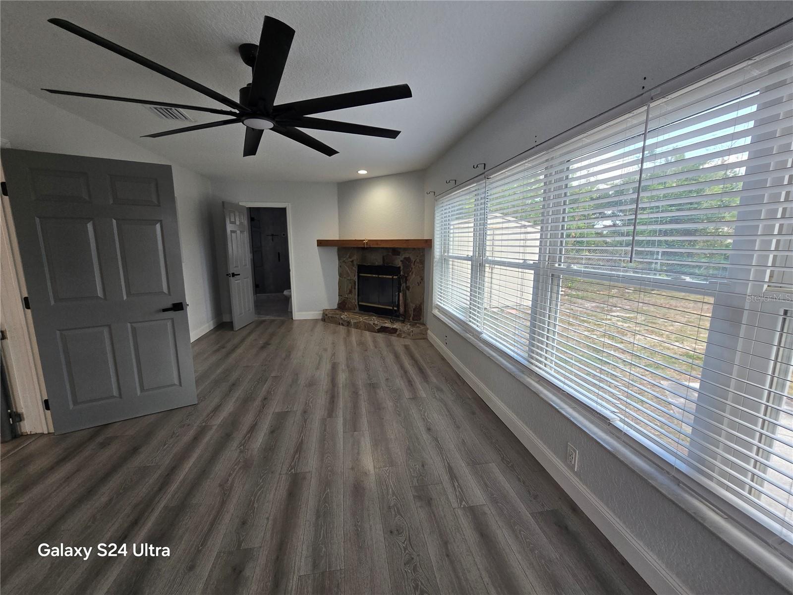 Image 13 of 26 For 5942 52nd Avenue N