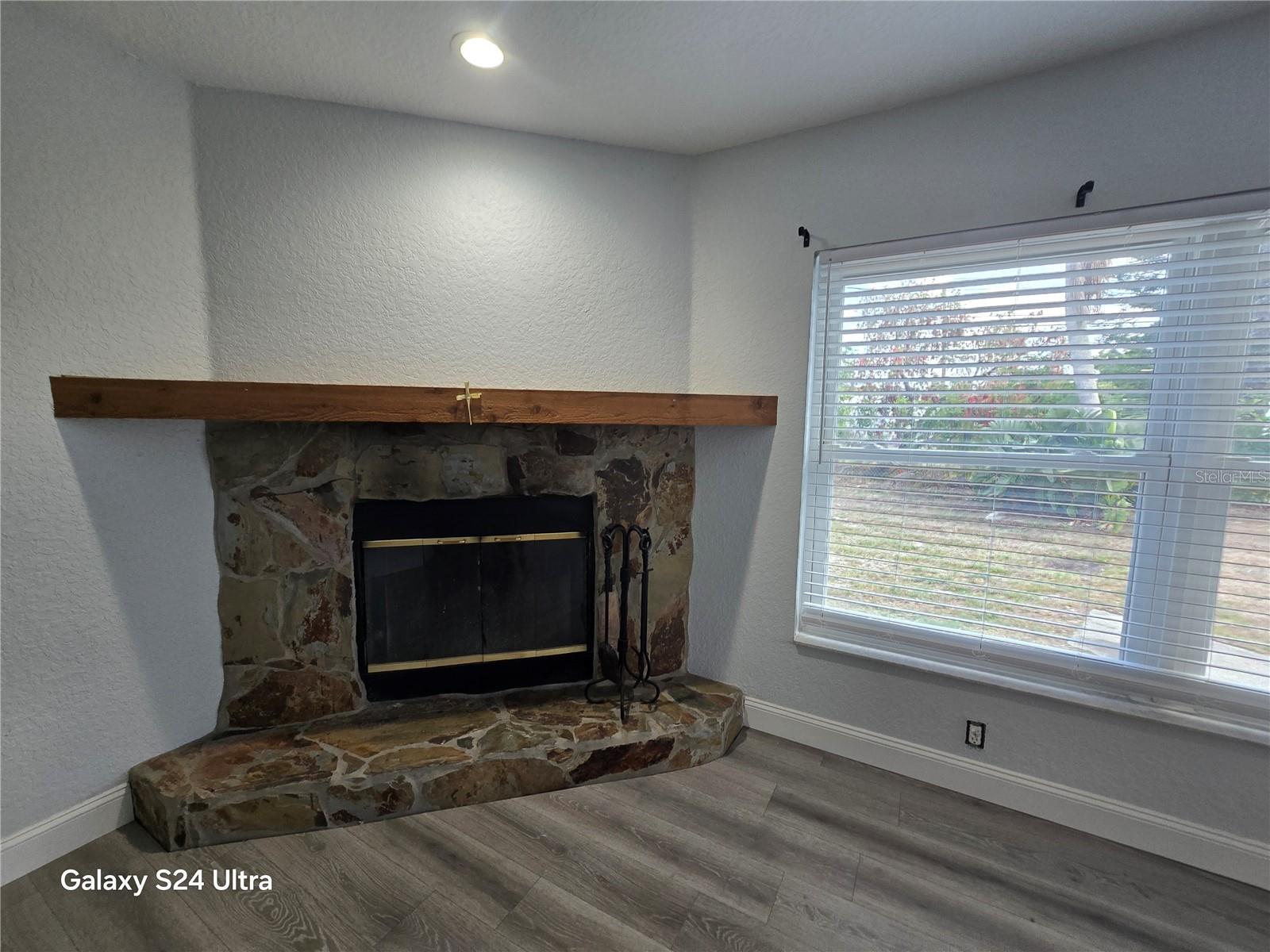 Image 14 of 26 For 5942 52nd Avenue N