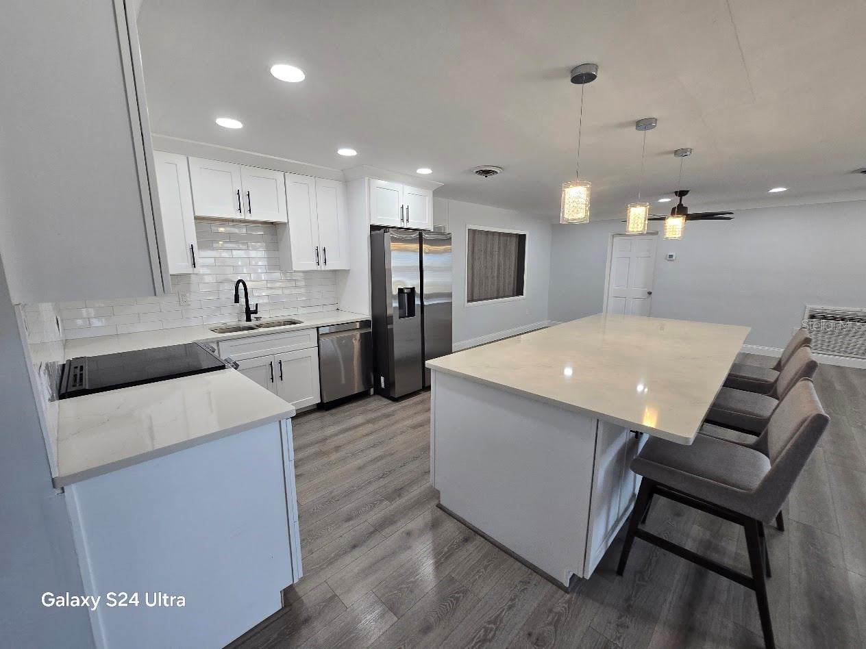 Image 3 of 26 For 5942 52nd Avenue N