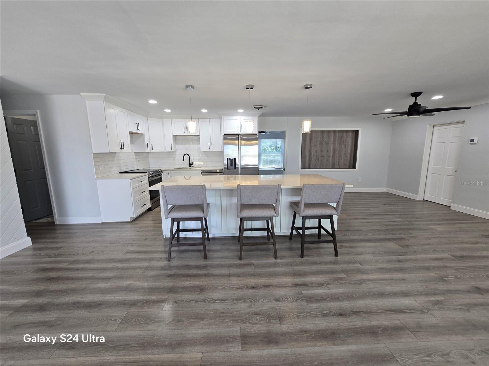 Image 6 of 26 For 5942 52nd Avenue N