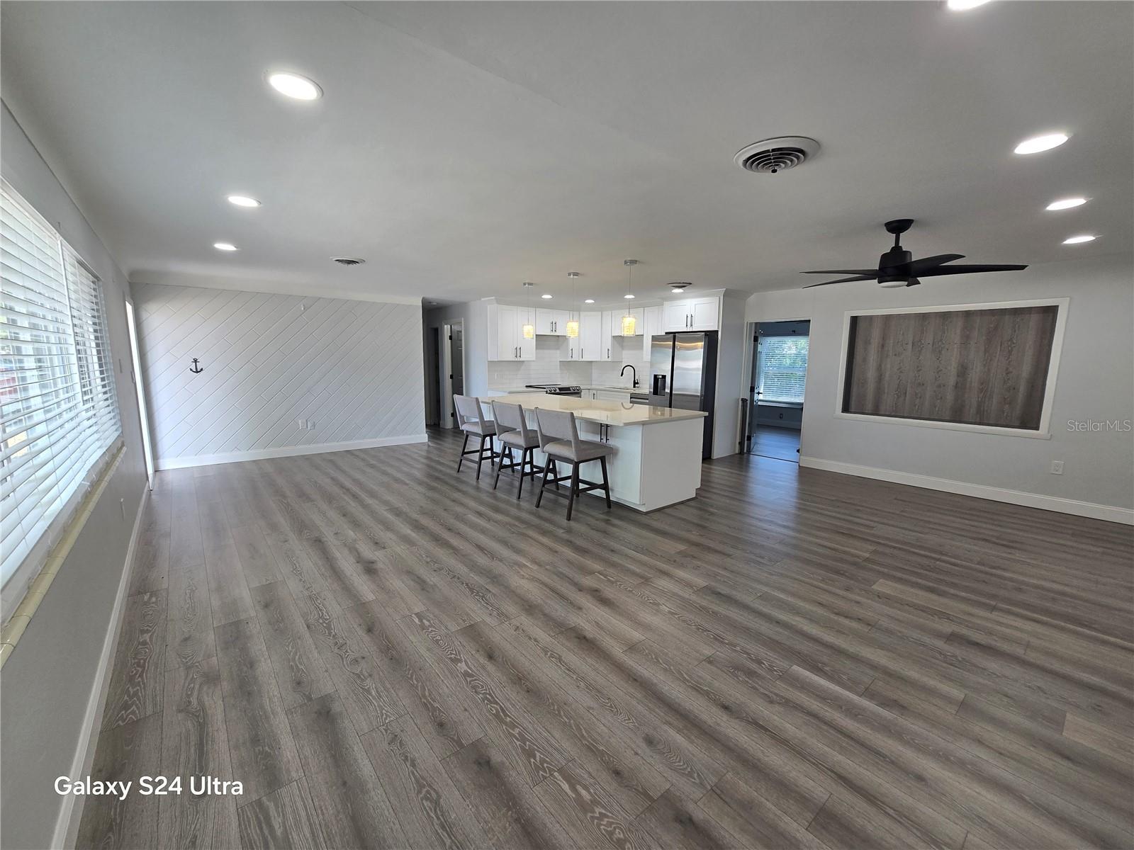 Image 7 of 26 For 5942 52nd Avenue N