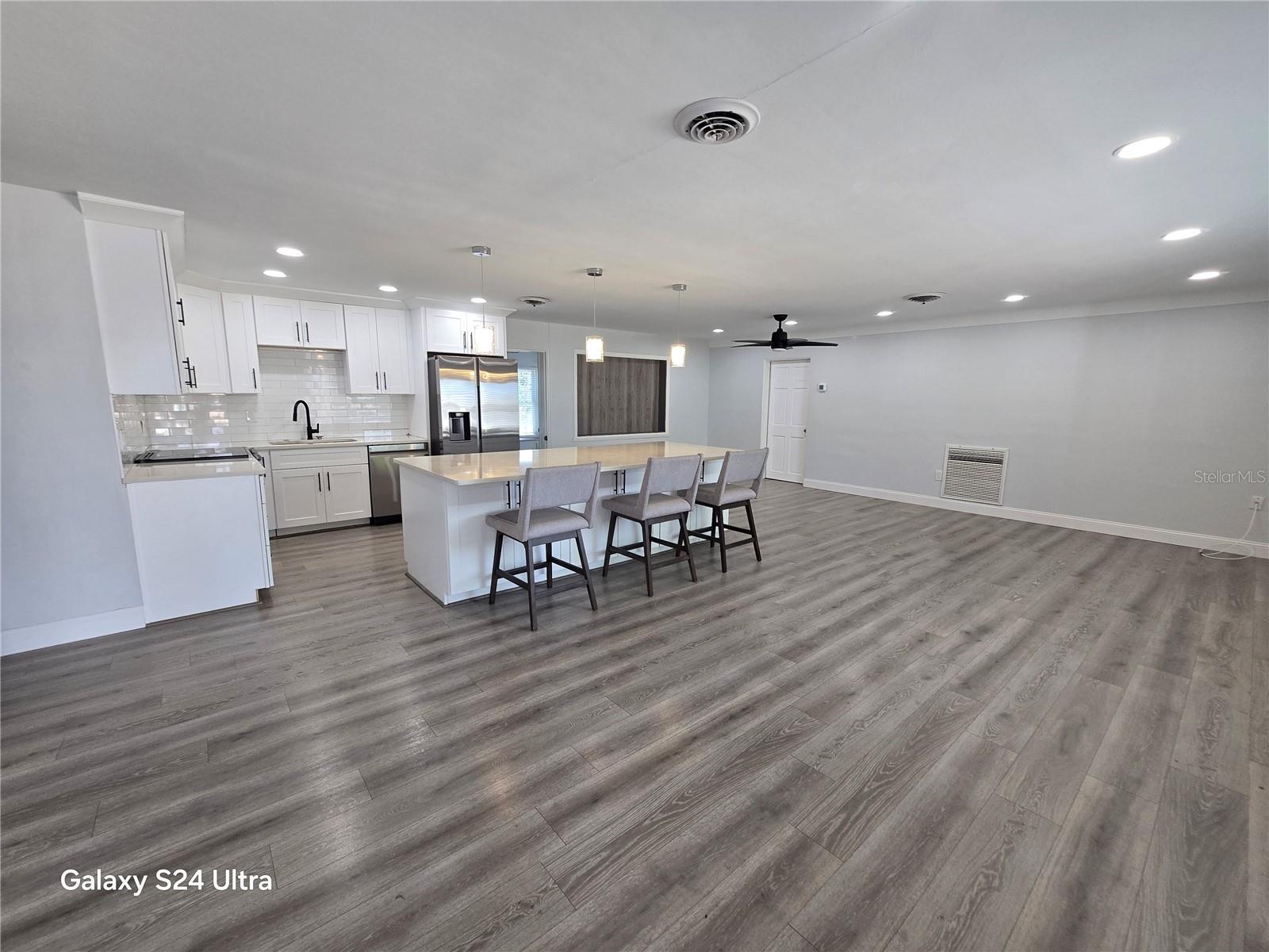 Image 8 of 26 For 5942 52nd Avenue N