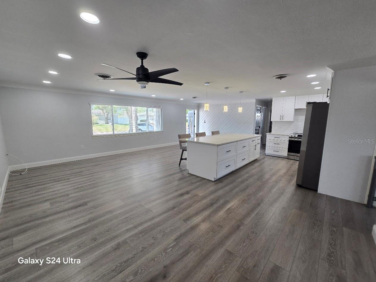 Image 9 of 26 For 5942 52nd Avenue N