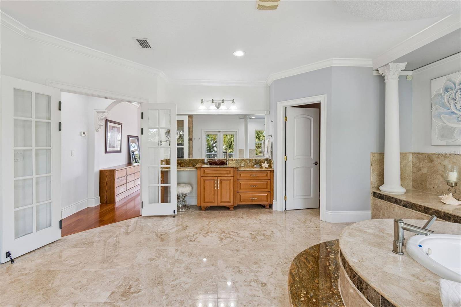 Image 45 of 89 For 6233 Bayshore Boulevard