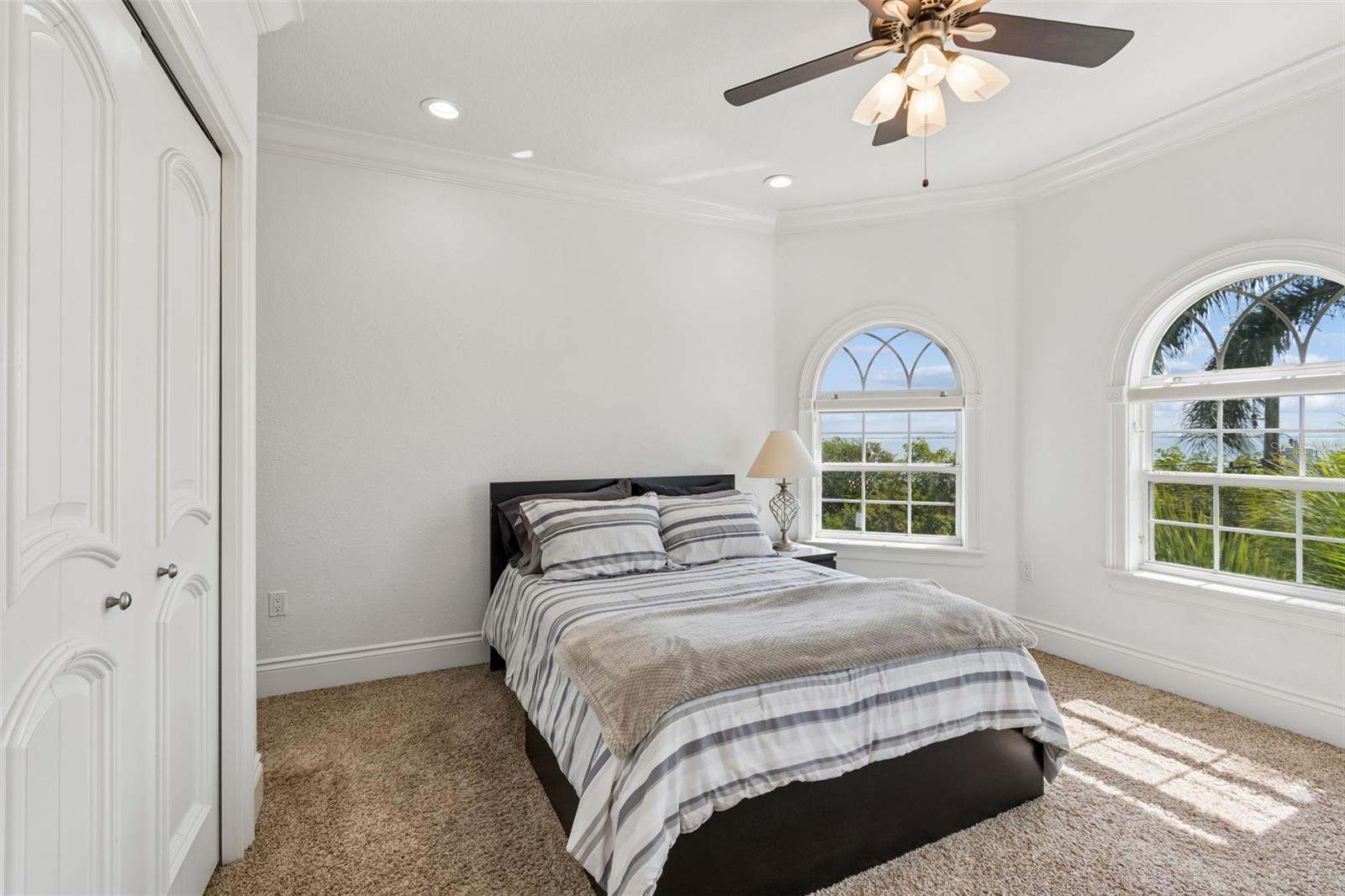 Image 51 of 89 For 6233 Bayshore Boulevard