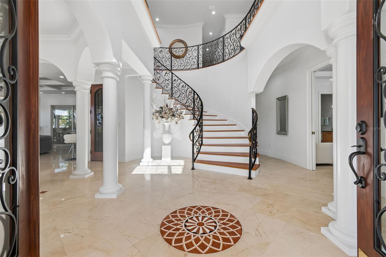 Image 6 of 89 For 6233 Bayshore Boulevard