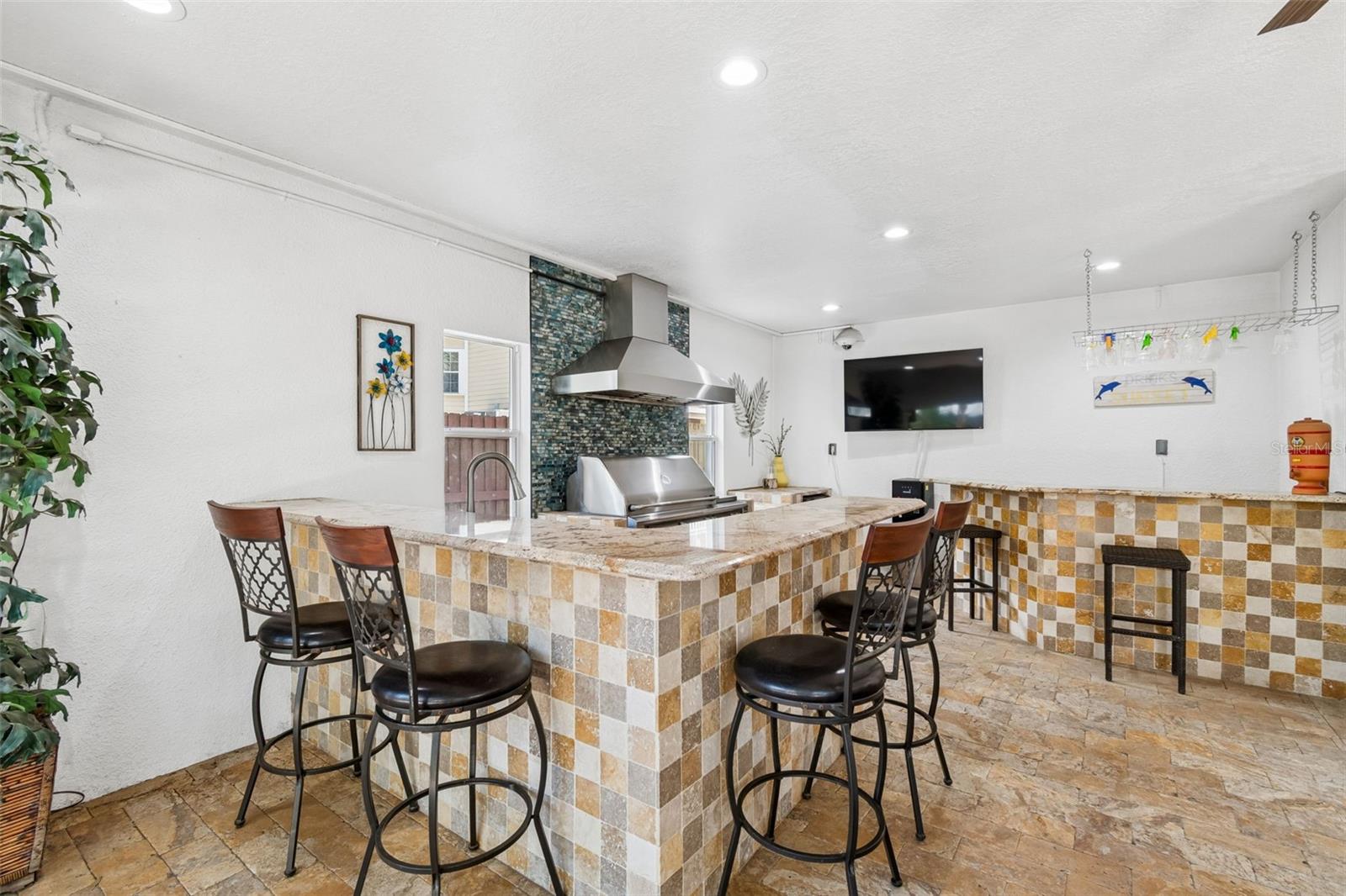 Image 72 of 89 For 6233 Bayshore Boulevard