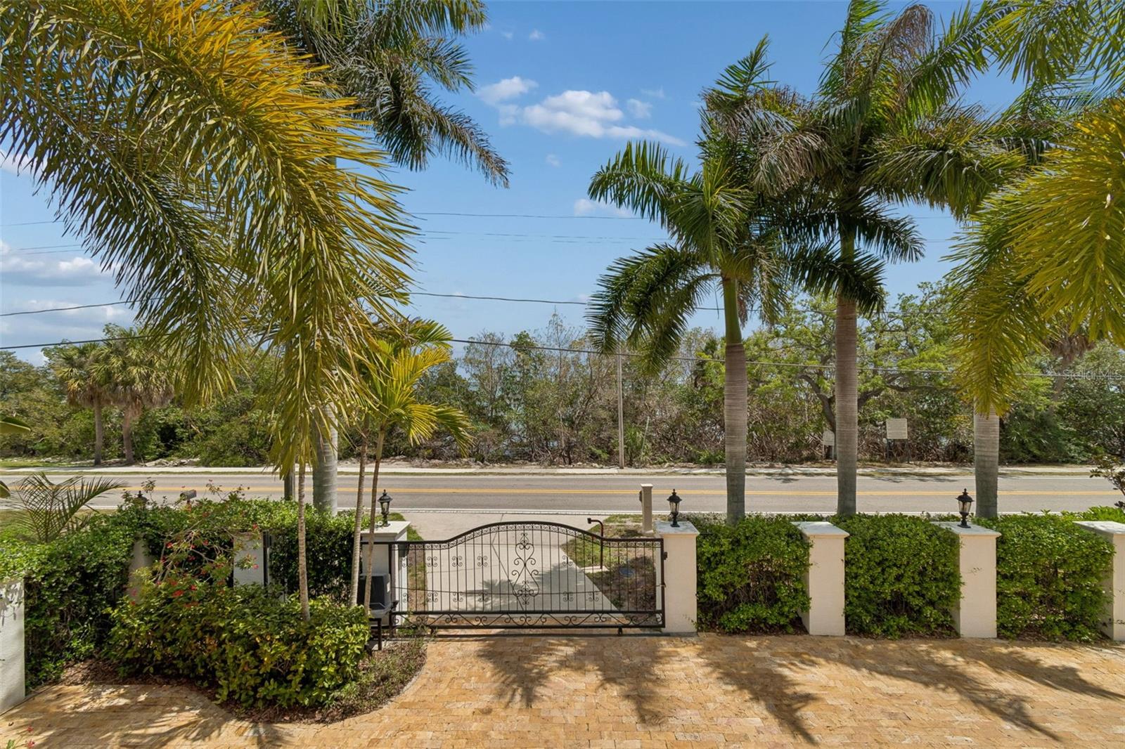 Image 77 of 89 For 6233 Bayshore Boulevard
