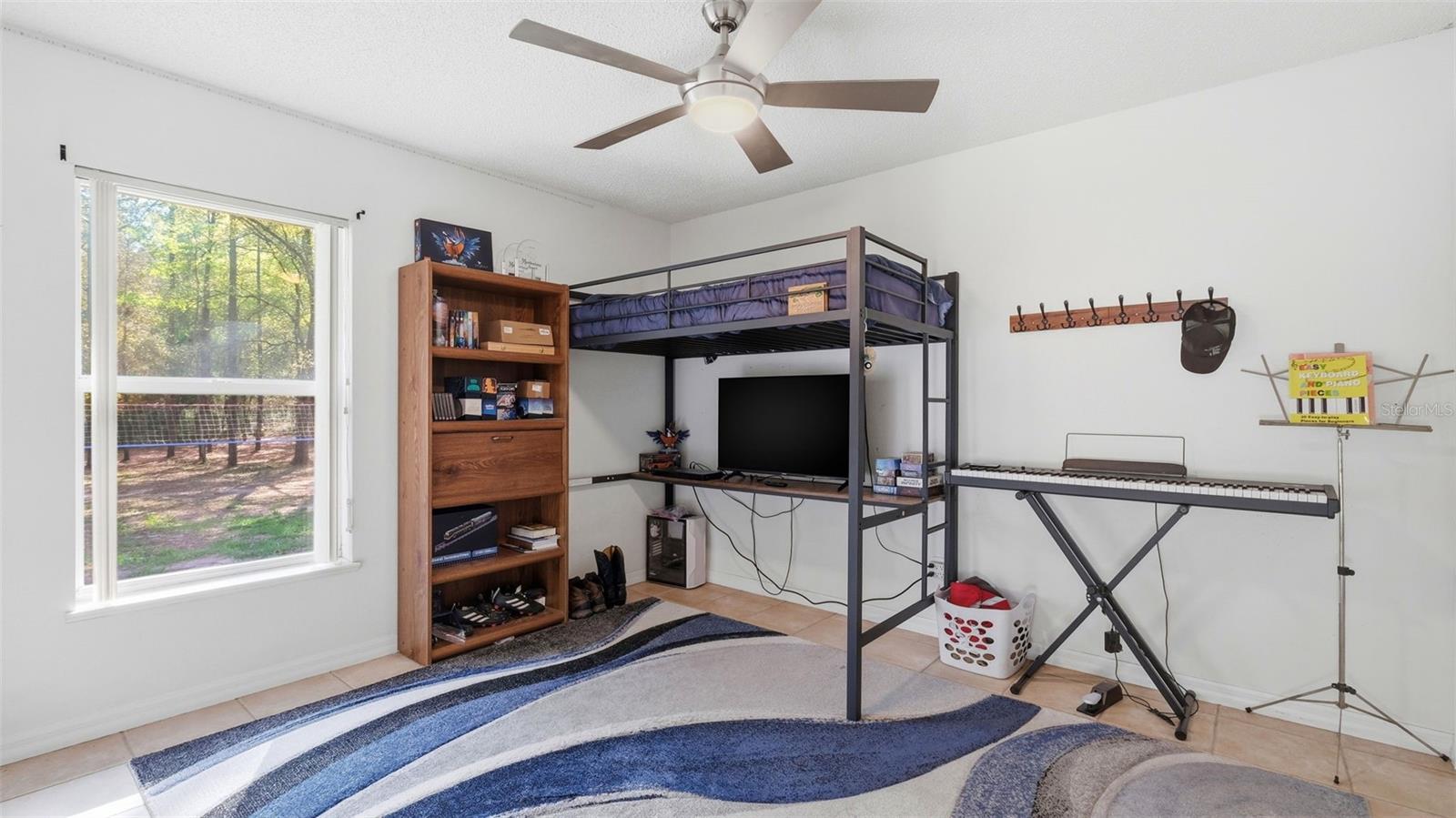 Image 22 of 53 For 12435 Canna Point