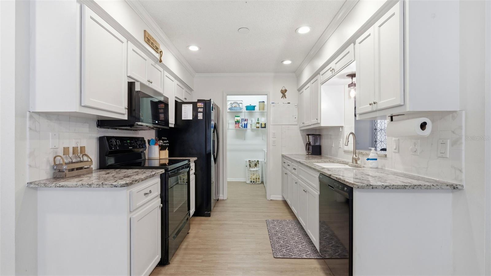 Image 5 of 53 For 12435 Canna Point