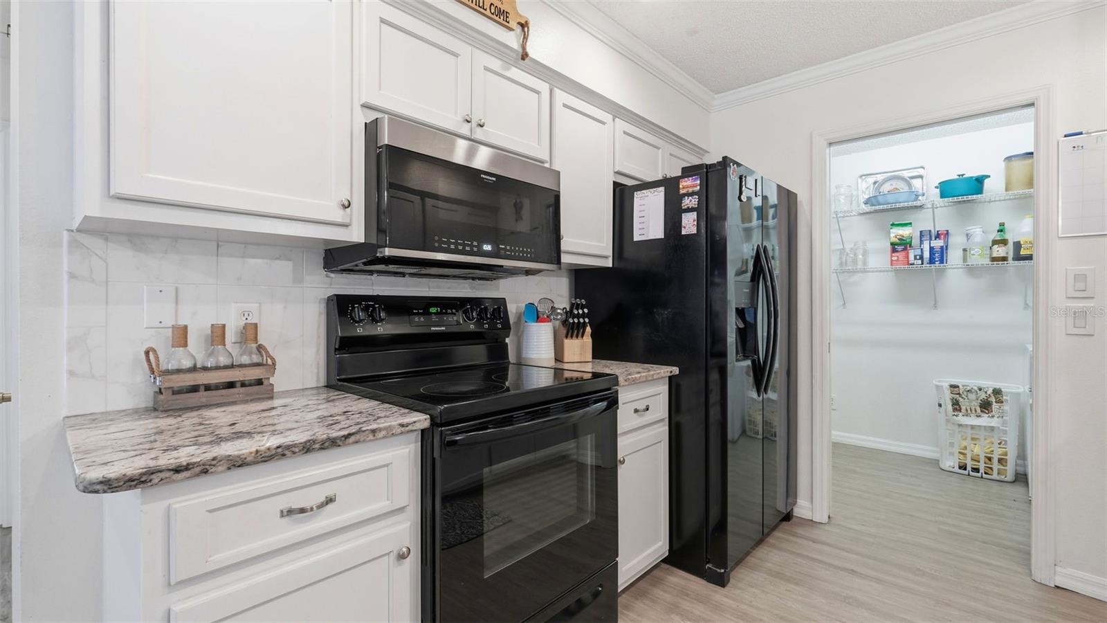 Image 6 of 53 For 12435 Canna Point