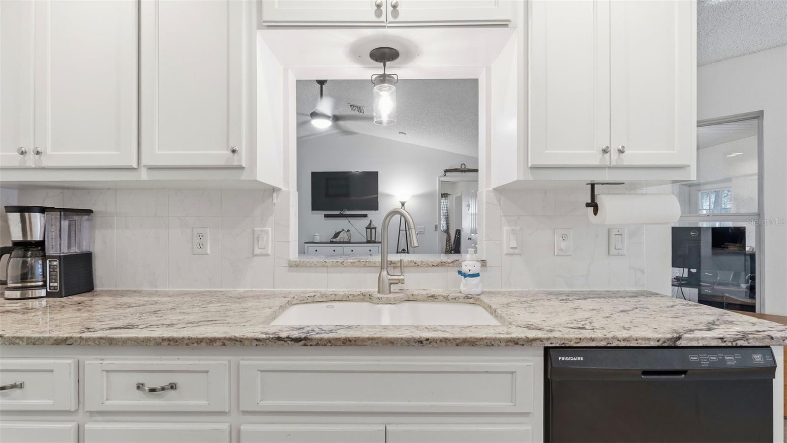 Image 8 of 53 For 12435 Canna Point