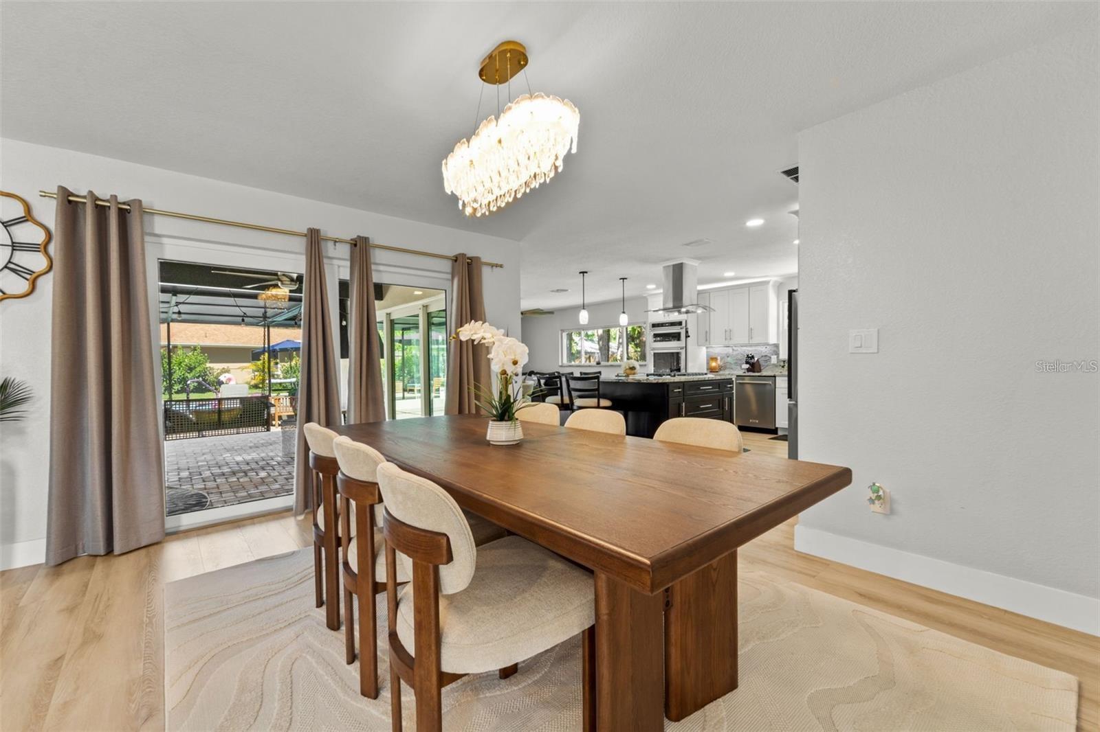 Listing photo id 11 for 8648 14th Way N Fl