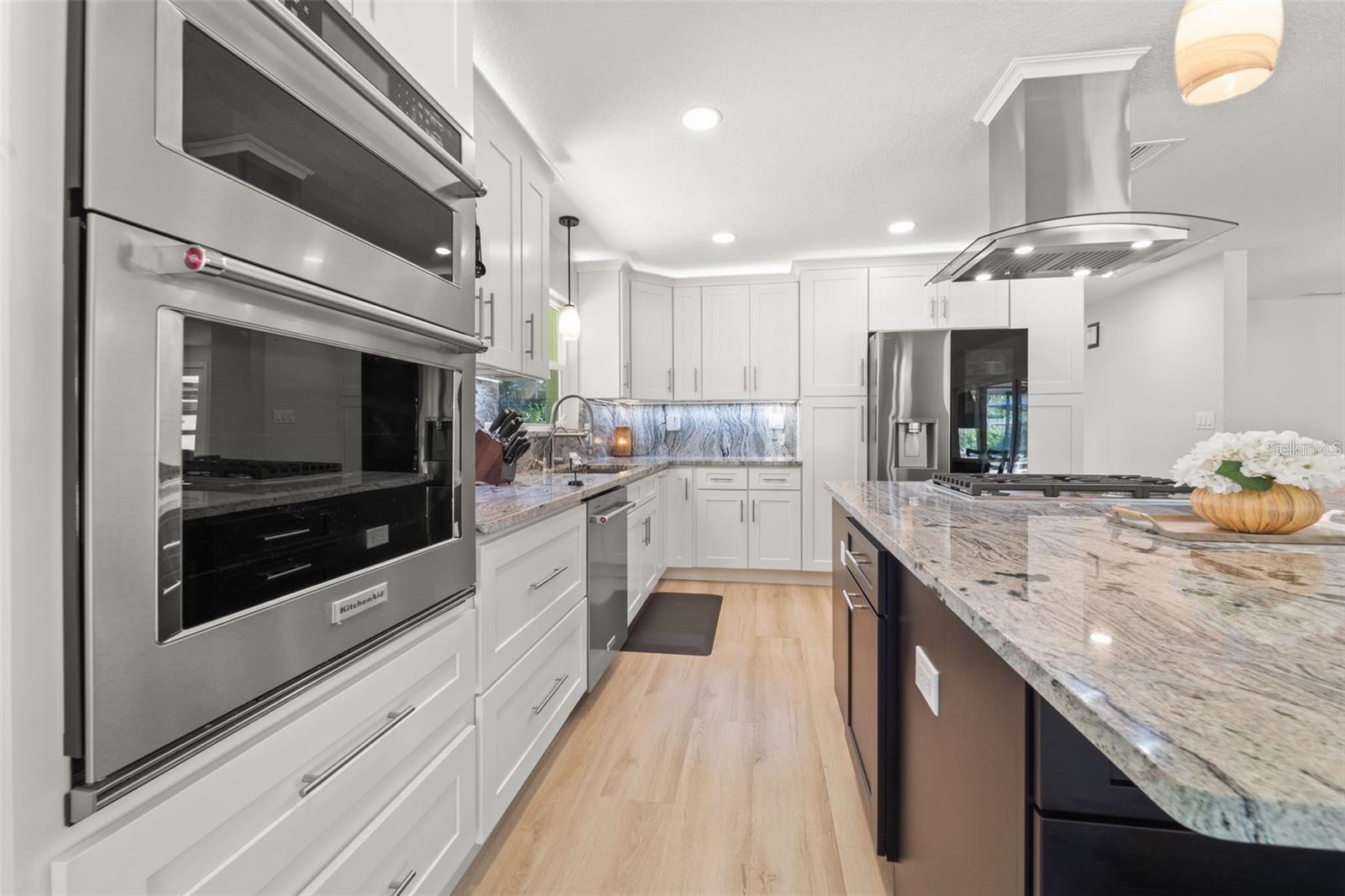 Listing photo id 15 for 8648 14th Way N Fl