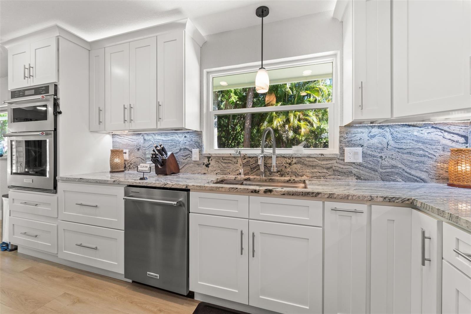 Listing photo id 16 for 8648 14th Way N Fl