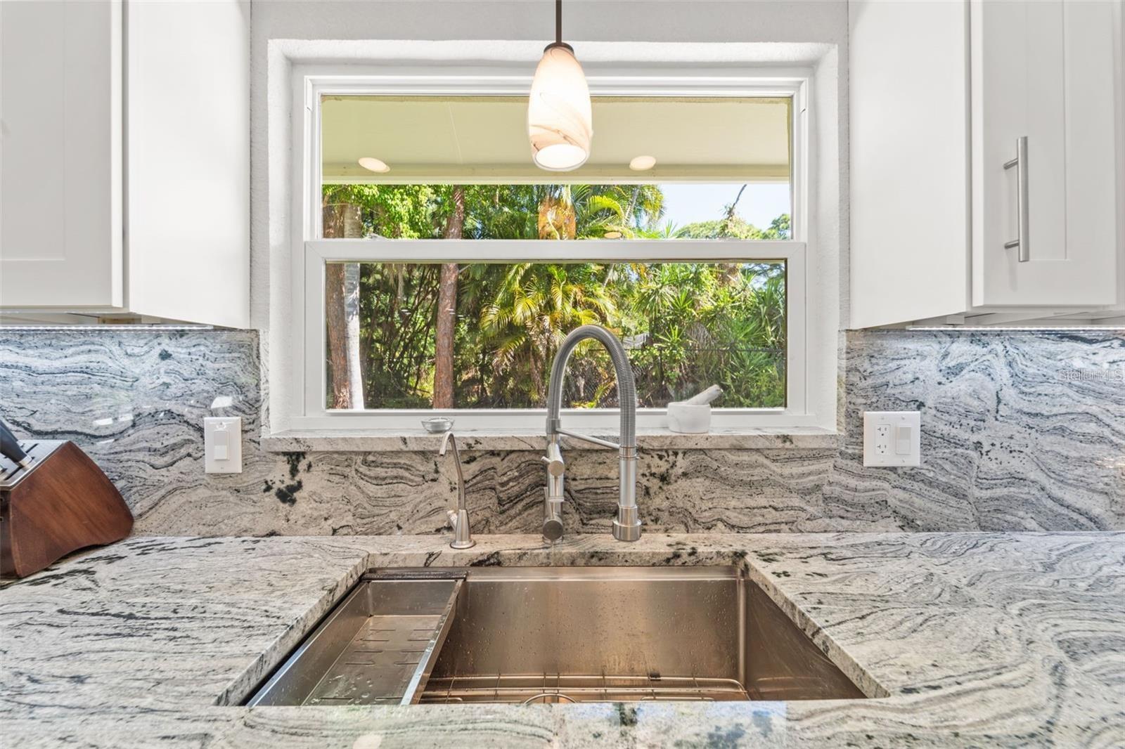 Listing photo id 17 for 8648 14th Way N Fl