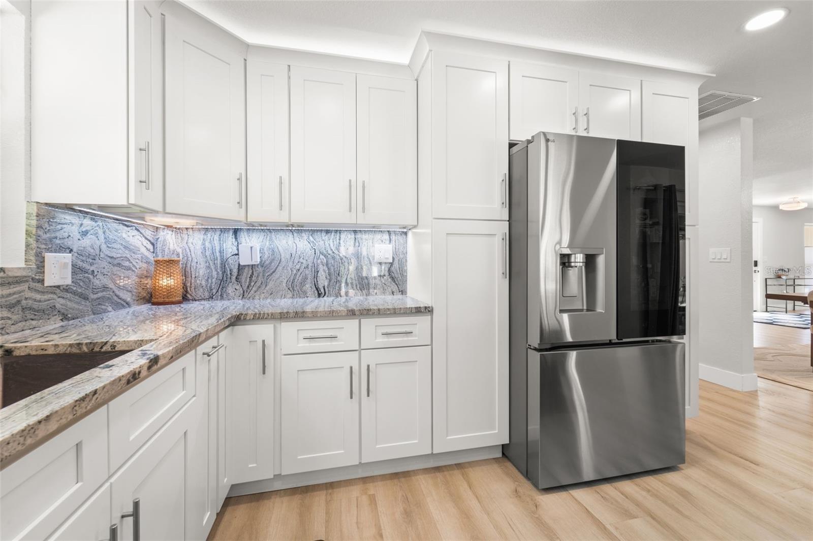 Listing photo id 18 for 8648 14th Way N Fl