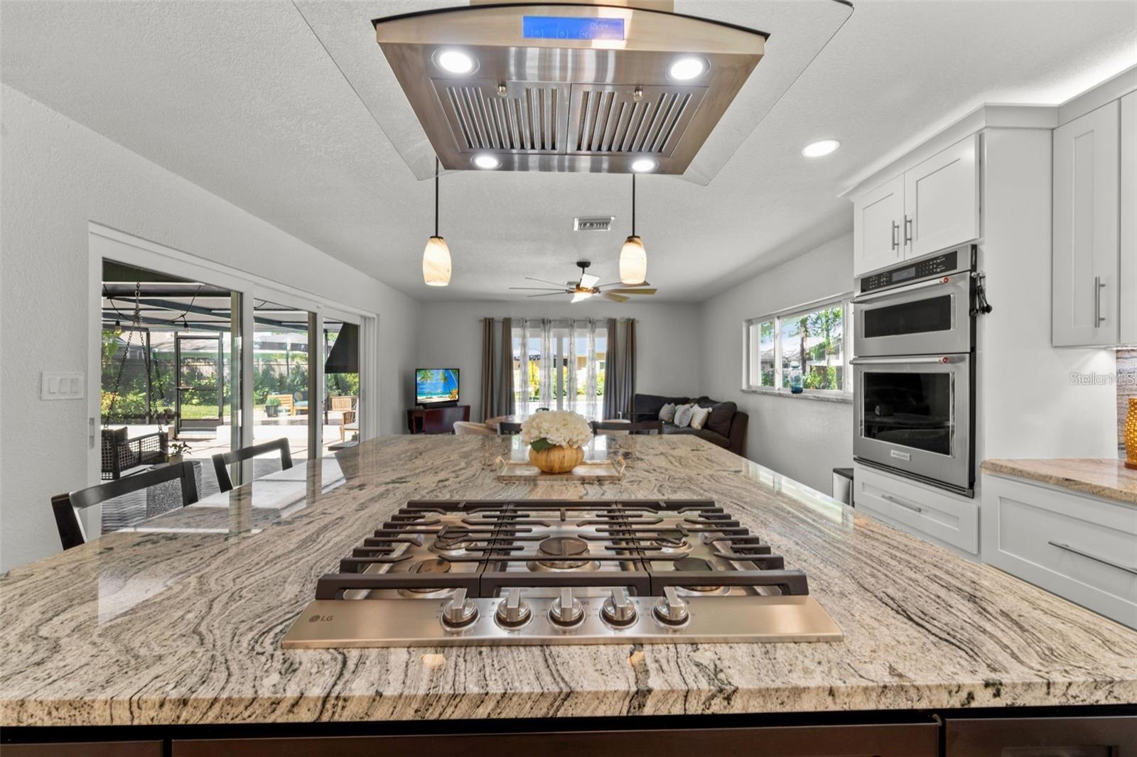 Listing photo id 19 for 8648 14th Way N Fl