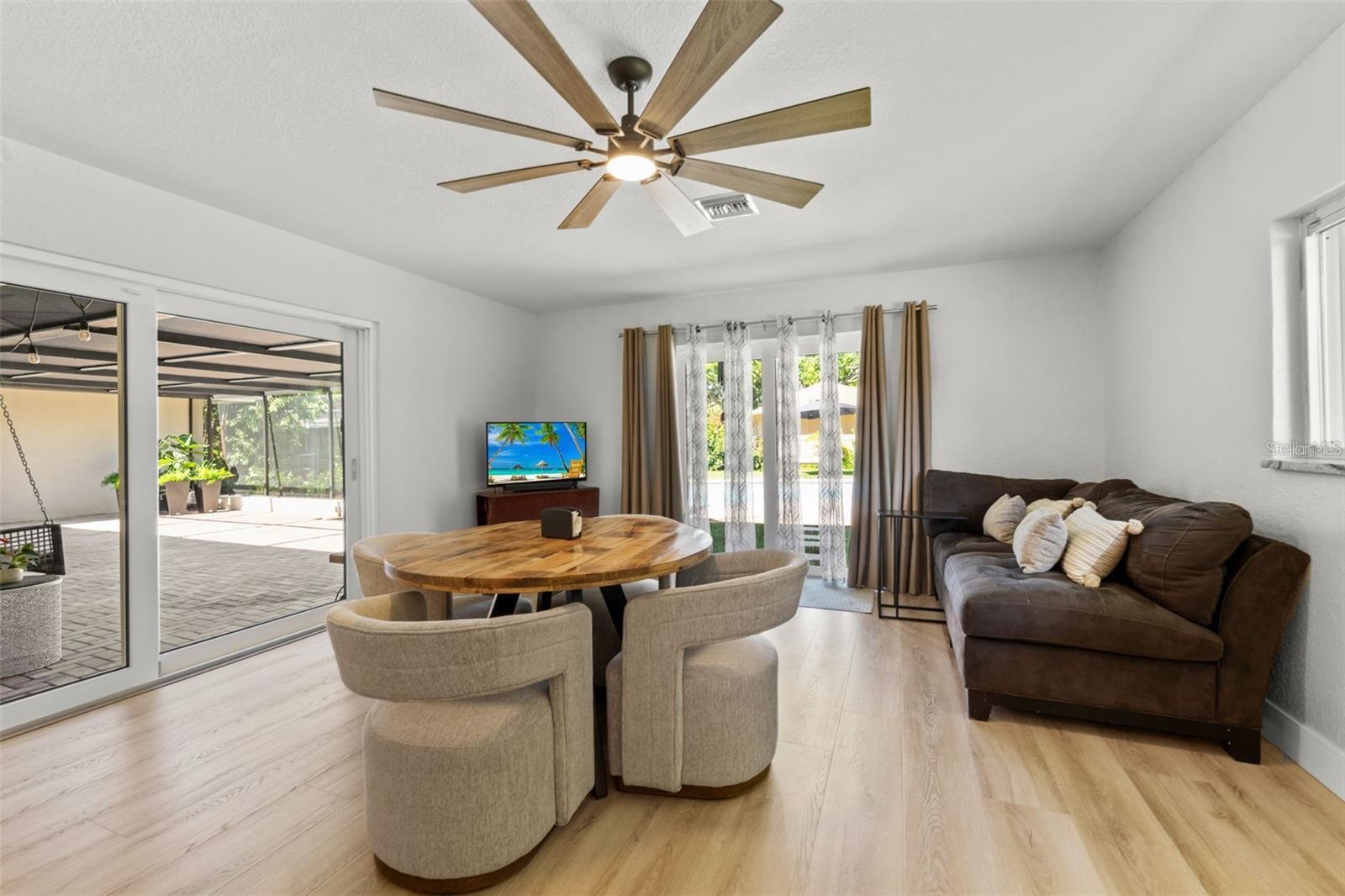 Listing photo id 23 for 8648 14th Way N Fl