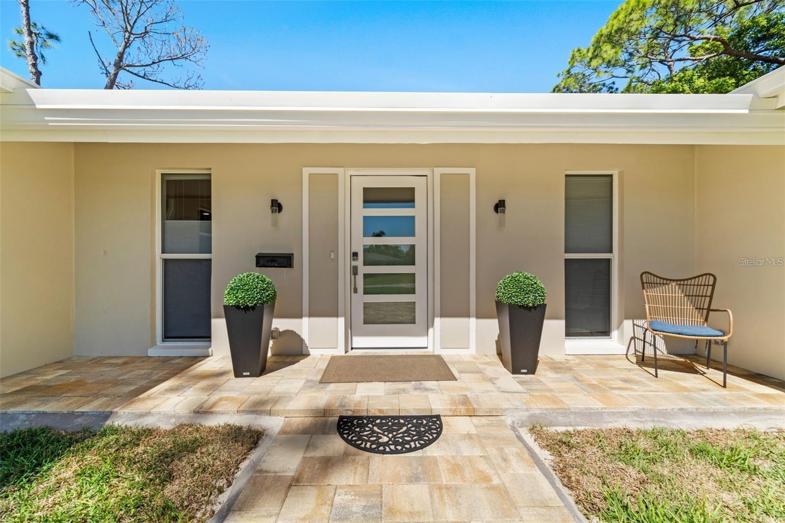 Listing photo id 1 for 8648 14th Way N Fl