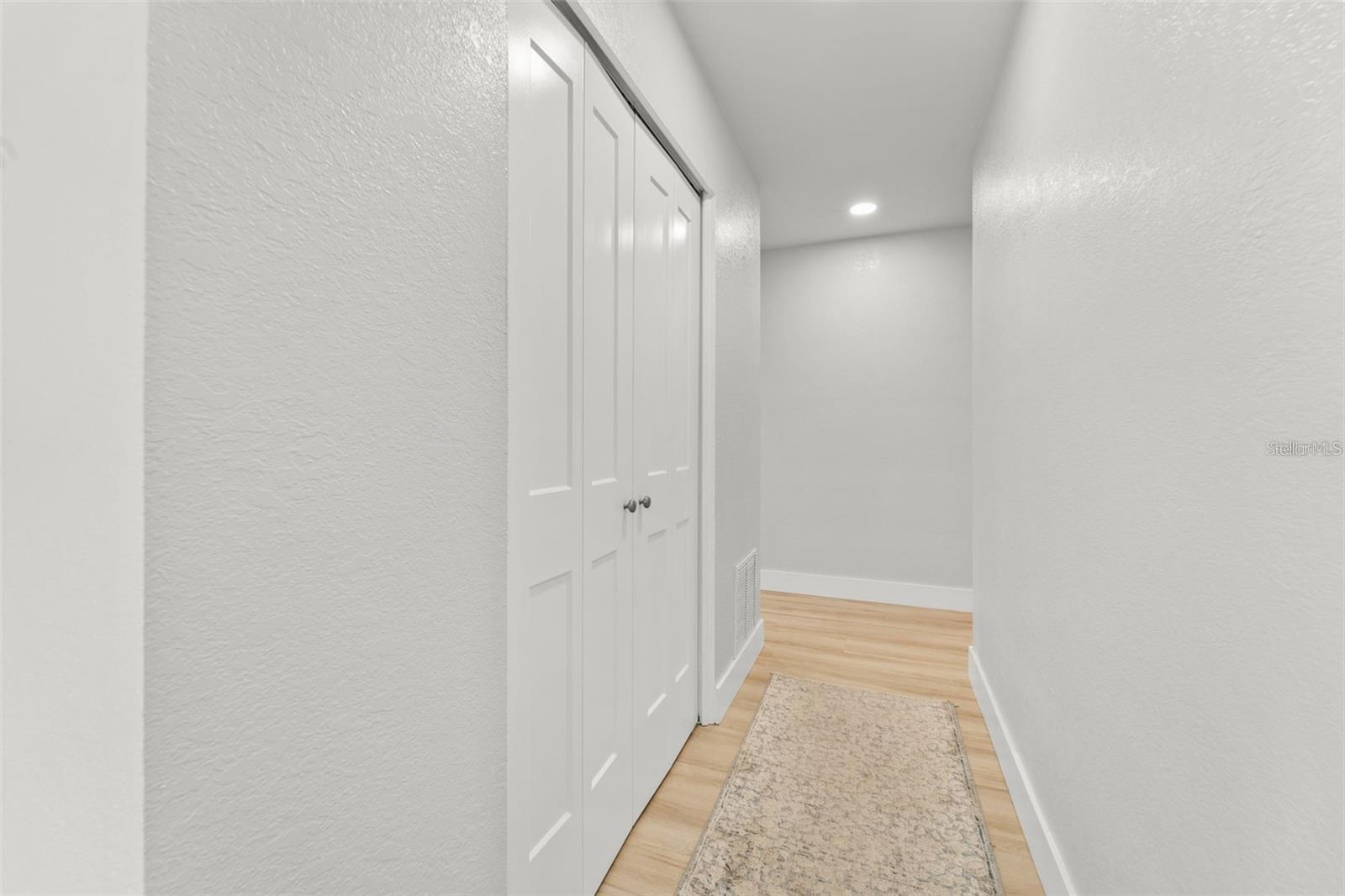 Listing photo id 29 for 8648 14th Way N Fl