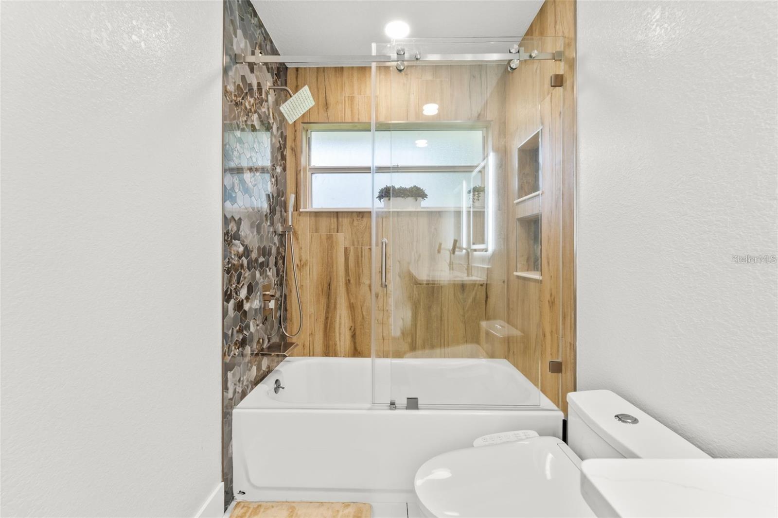 Listing photo id 31 for 8648 14th Way N Fl