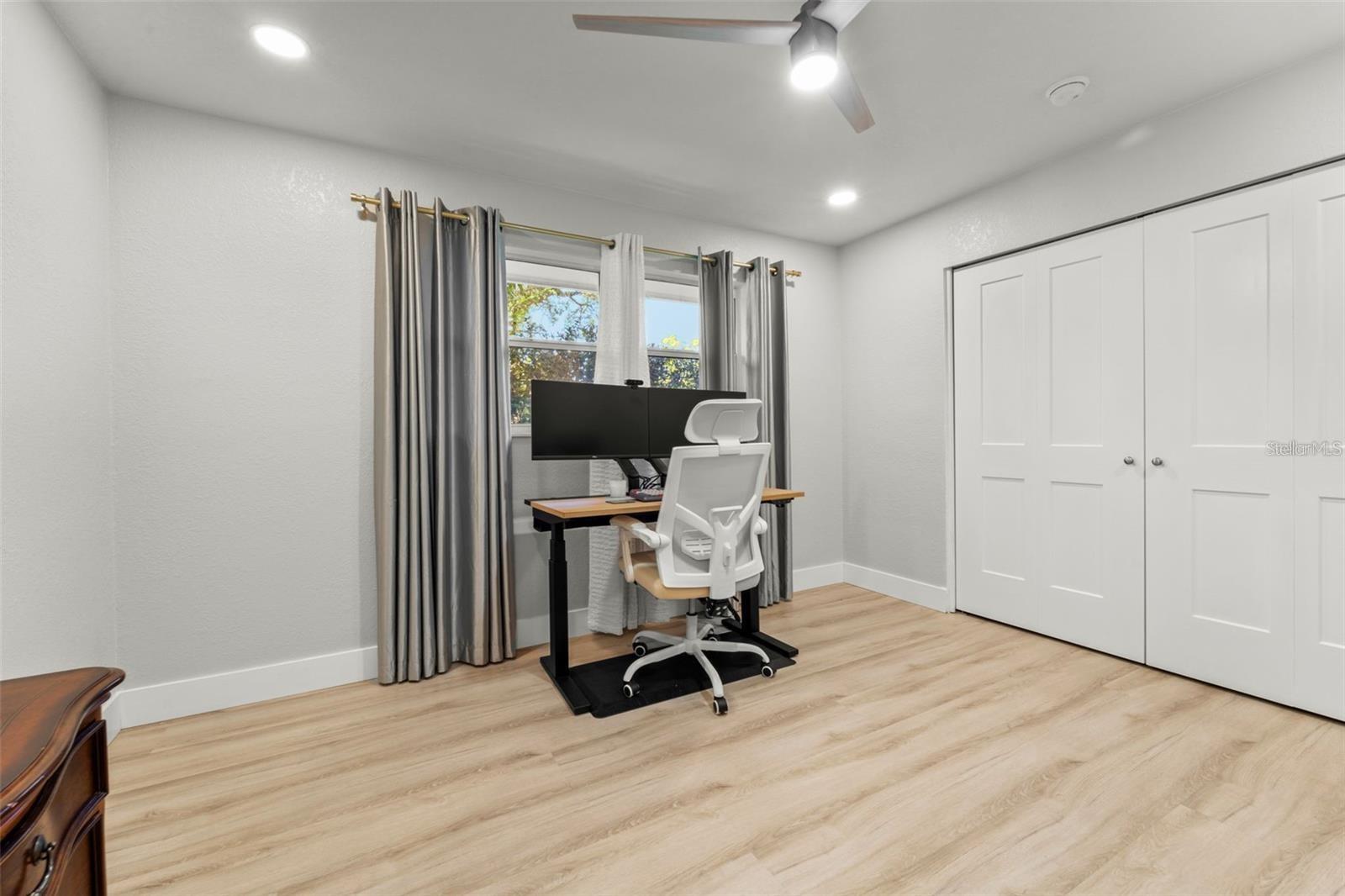 Listing photo id 34 for 8648 14th Way N Fl