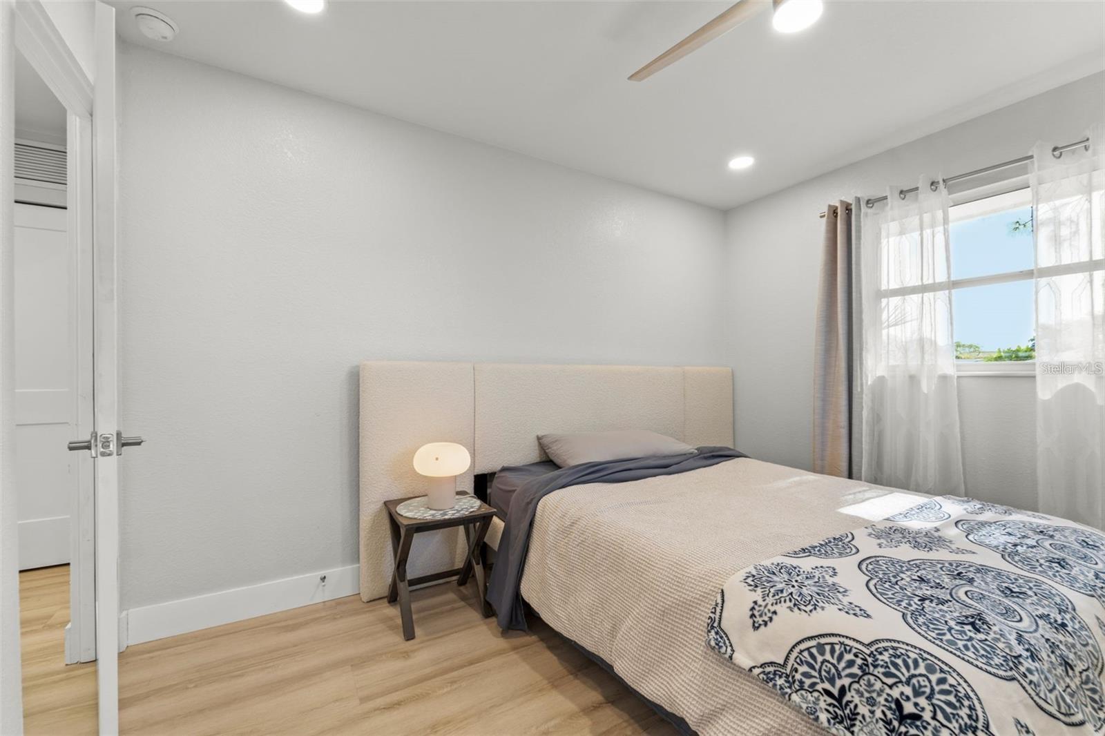 Listing photo id 37 for 8648 14th Way N Fl