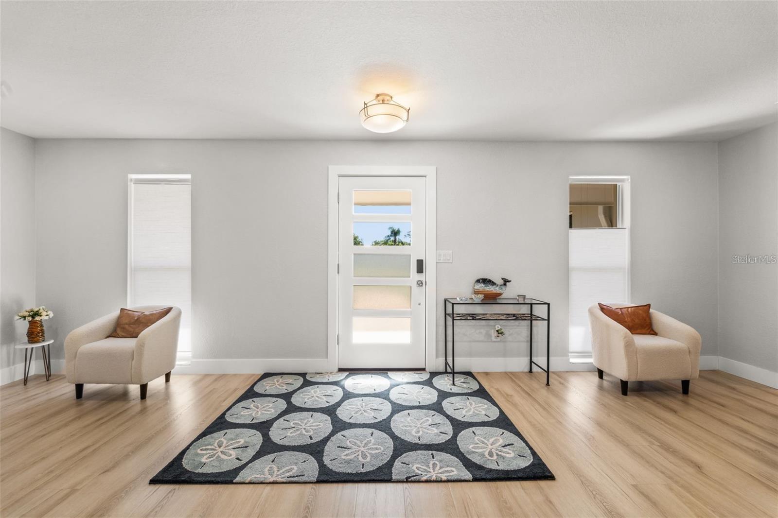 Listing photo id 2 for 8648 14th Way N Fl