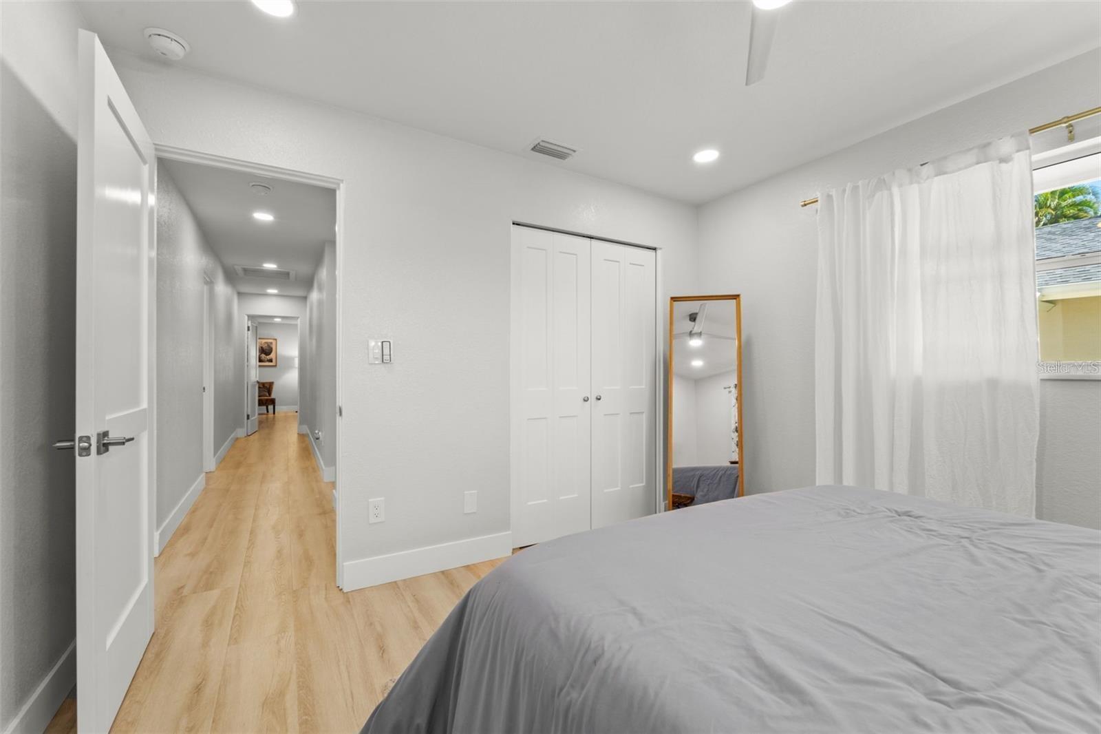 Listing photo id 41 for 8648 14th Way N Fl