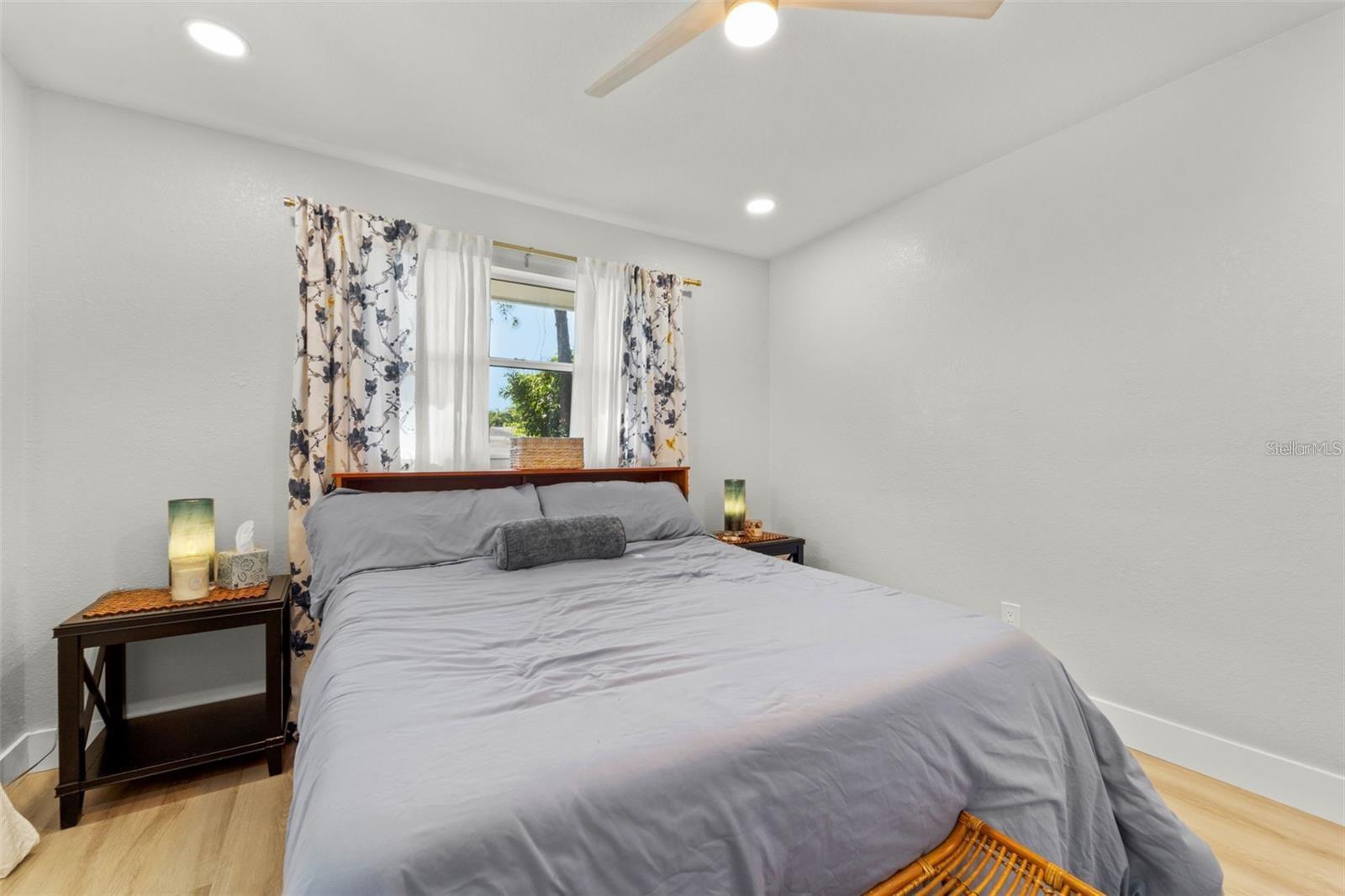 Listing photo id 42 for 8648 14th Way N Fl