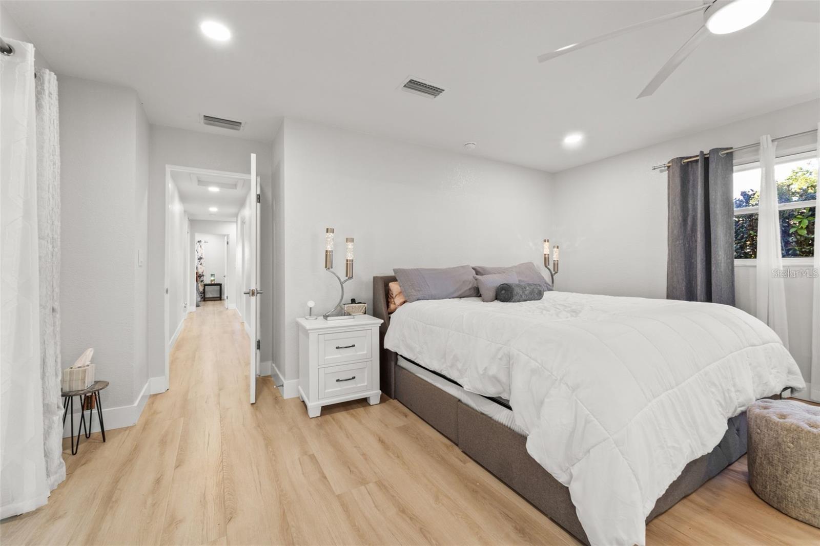 Listing photo id 43 for 8648 14th Way N Fl