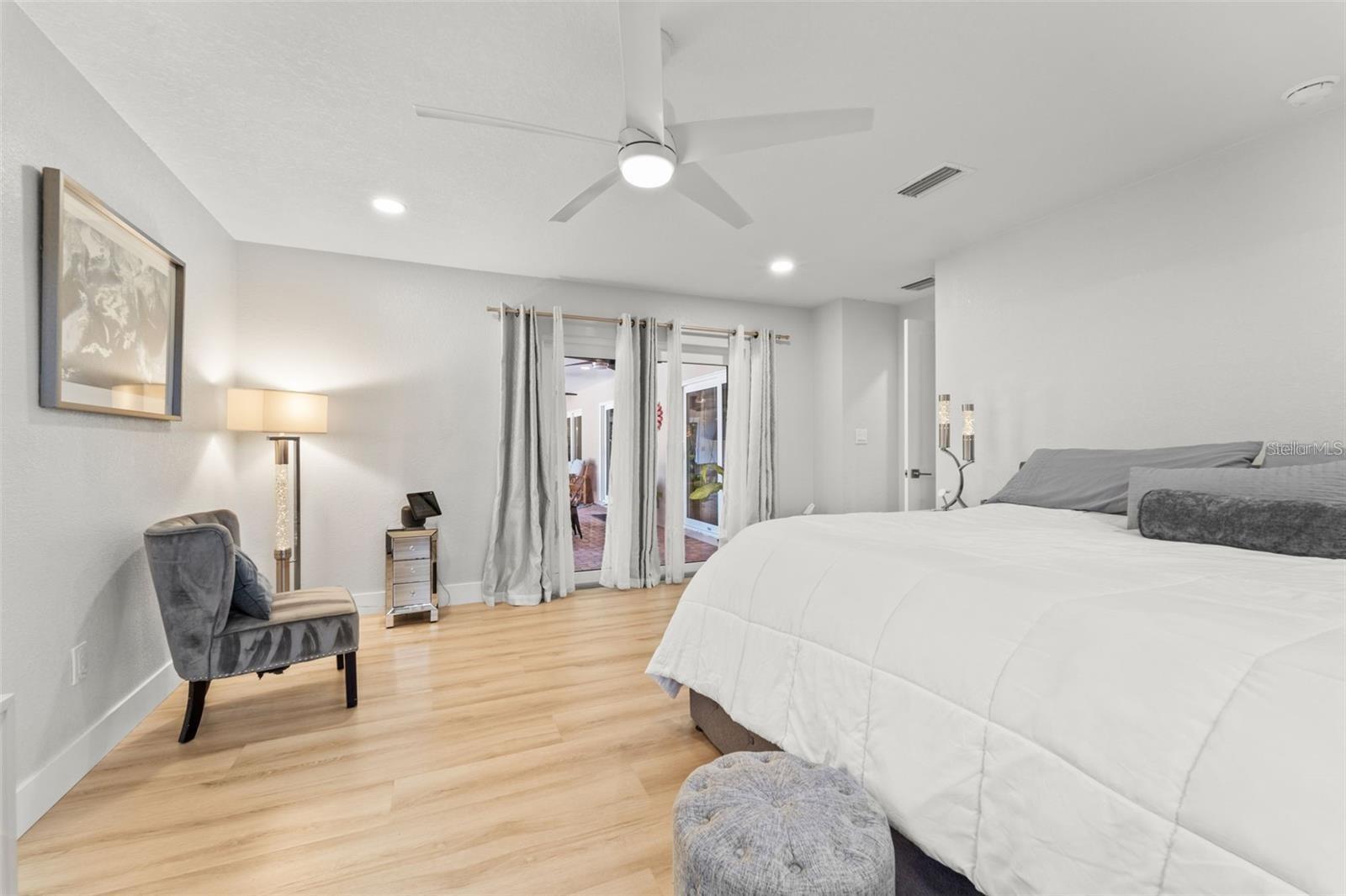 Listing photo id 45 for 8648 14th Way N Fl