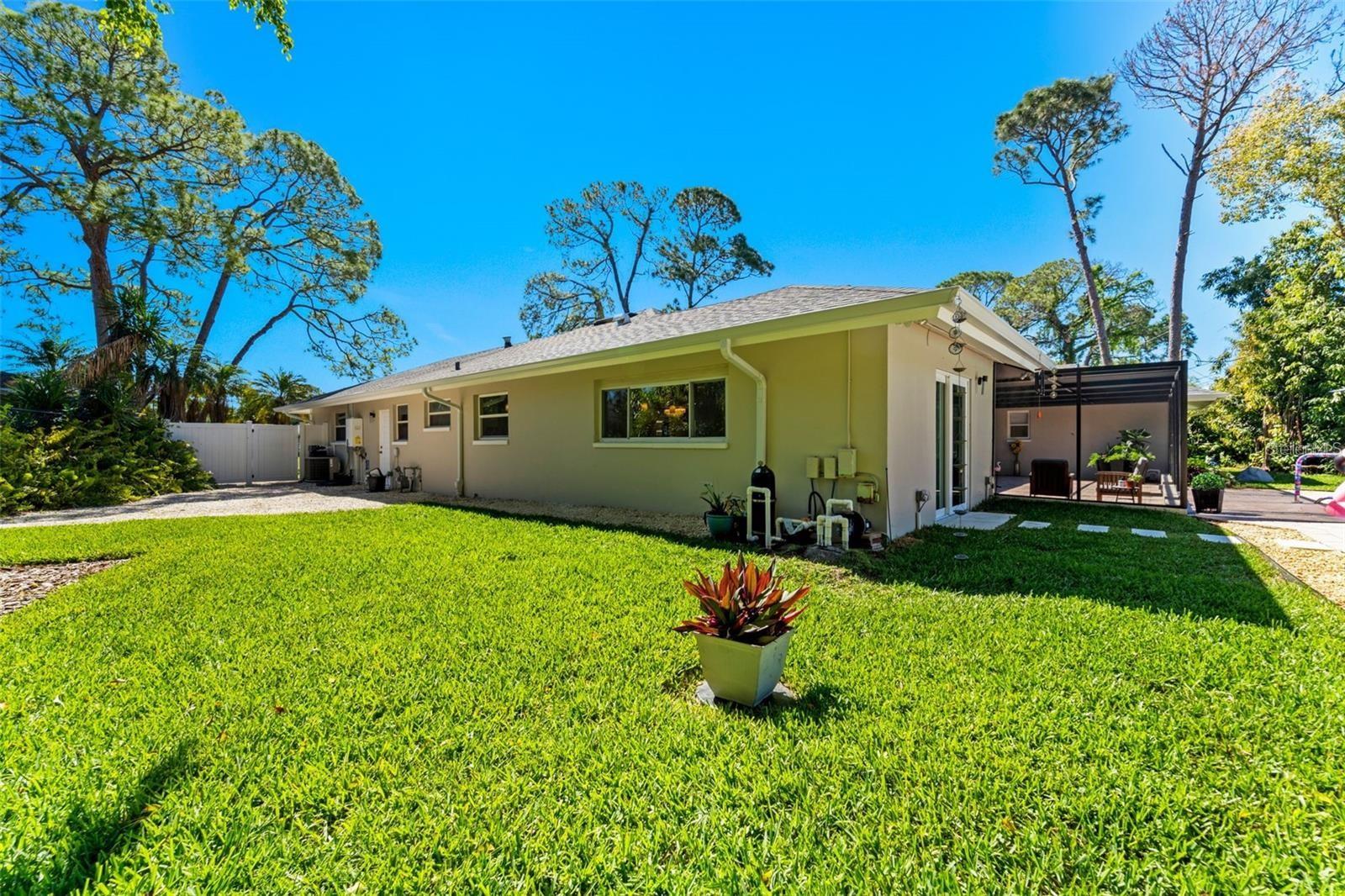 Listing photo id 72 for 8648 14th Way N Fl